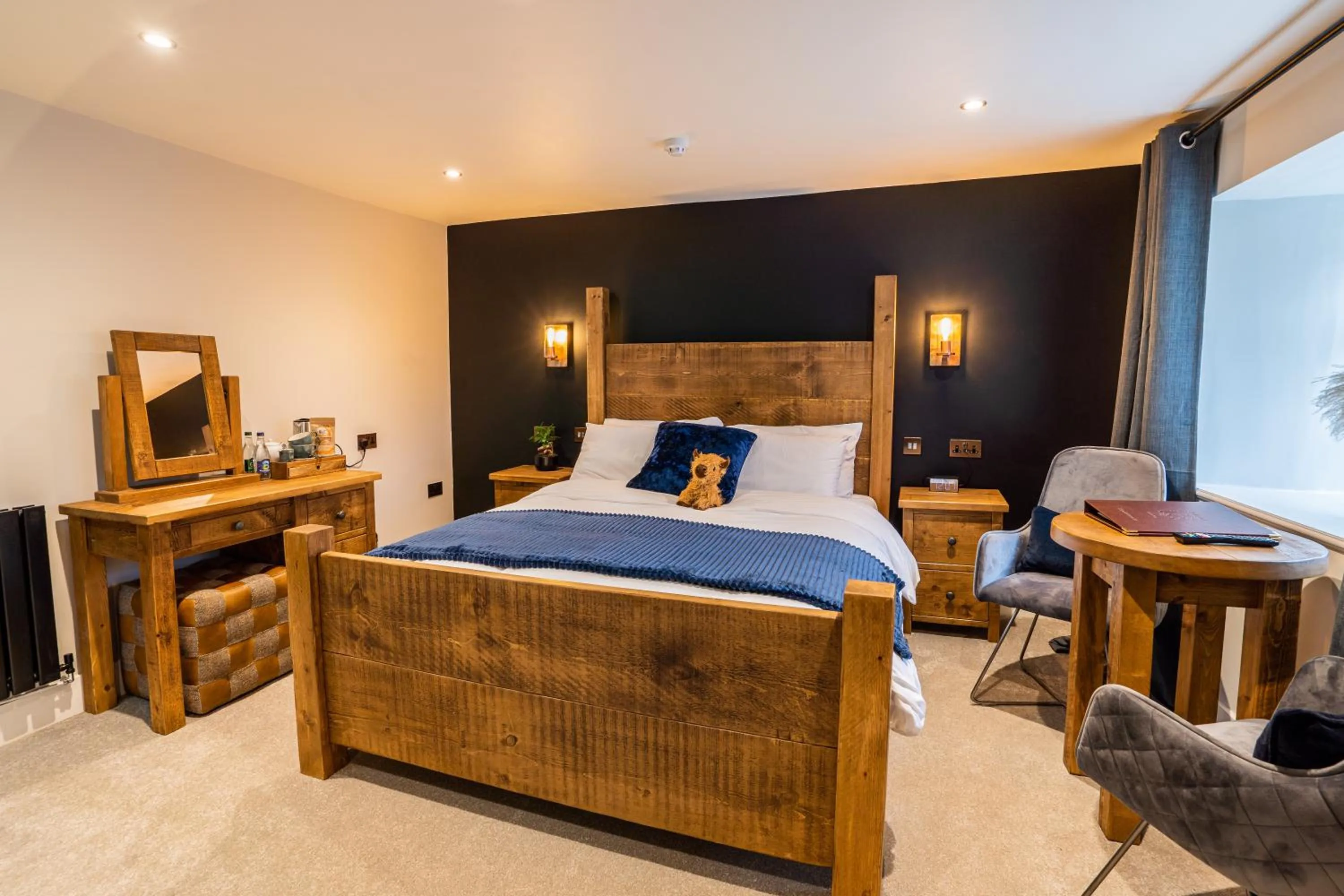 Bedroom, Bed in Bulls Head - Holymoorside