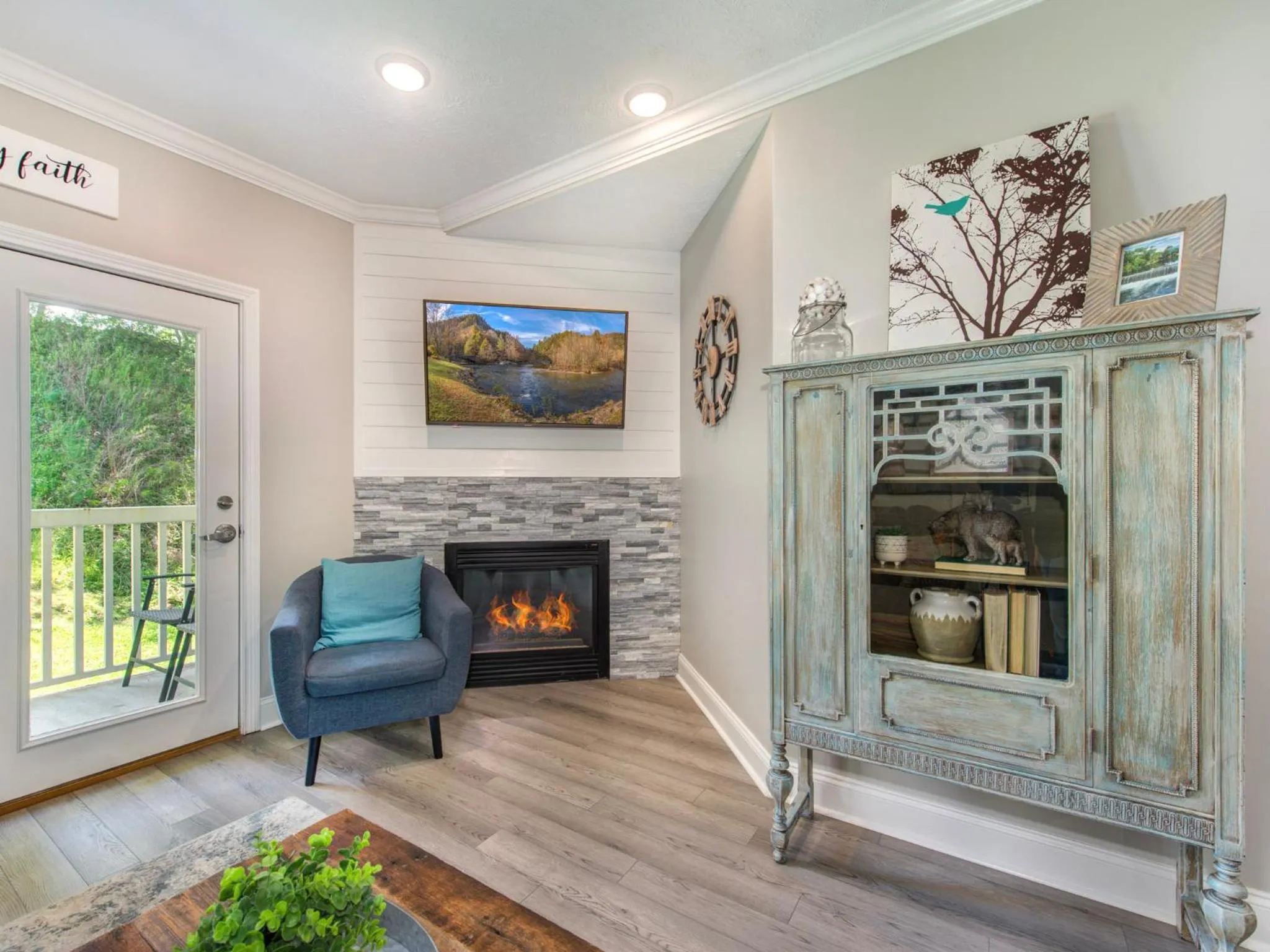 Property building in Lazy Bears Den 2103