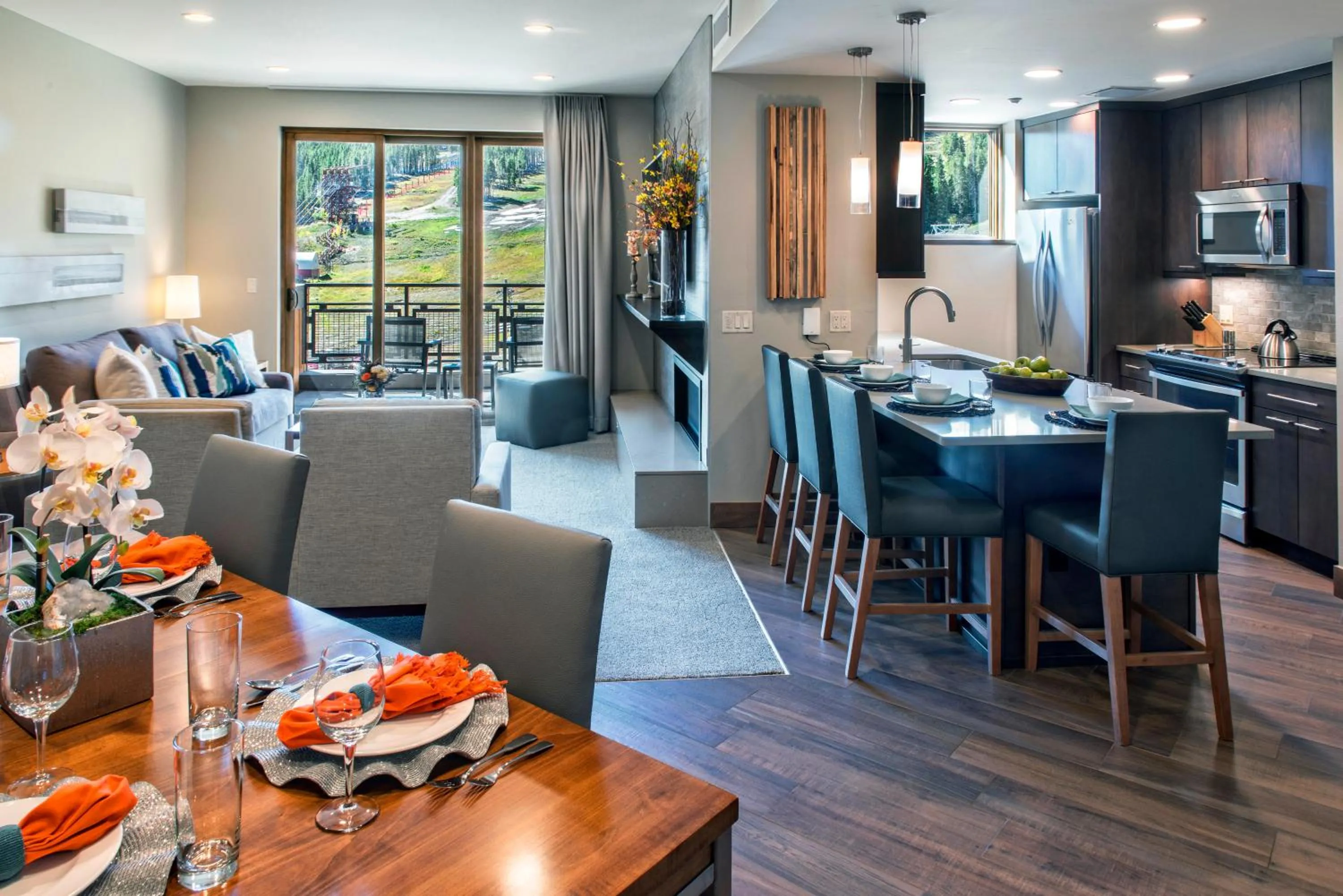 Dining area in Grand Colorado on Peak 8