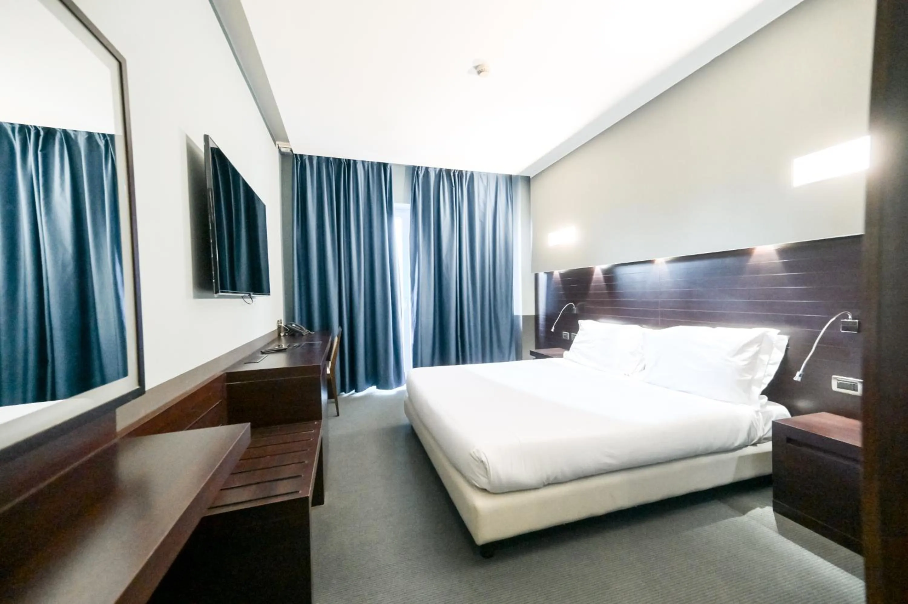 Bedroom, Bed in Hotel Selene Pomezia