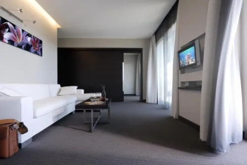 Living room, Bed in Hotel Selene Pomezia