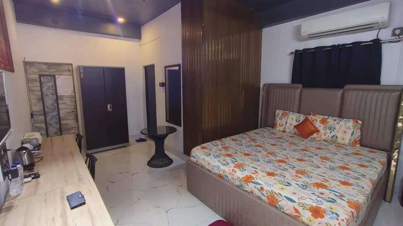 Double Room with Balcony in THE PALM SUITES , Incredible North East Tourism , Couples & Family Double Room with Balcony in THE PALM SUITES , Incredible North East Tourism , Couples & Family