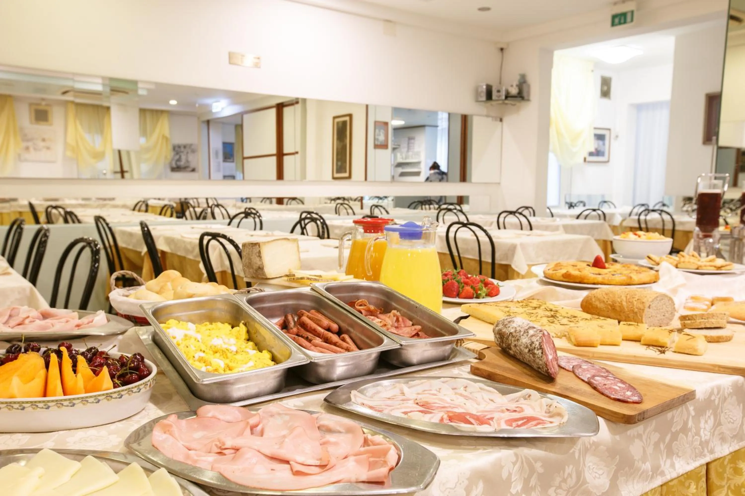 Food and drinks in Hotel Ada