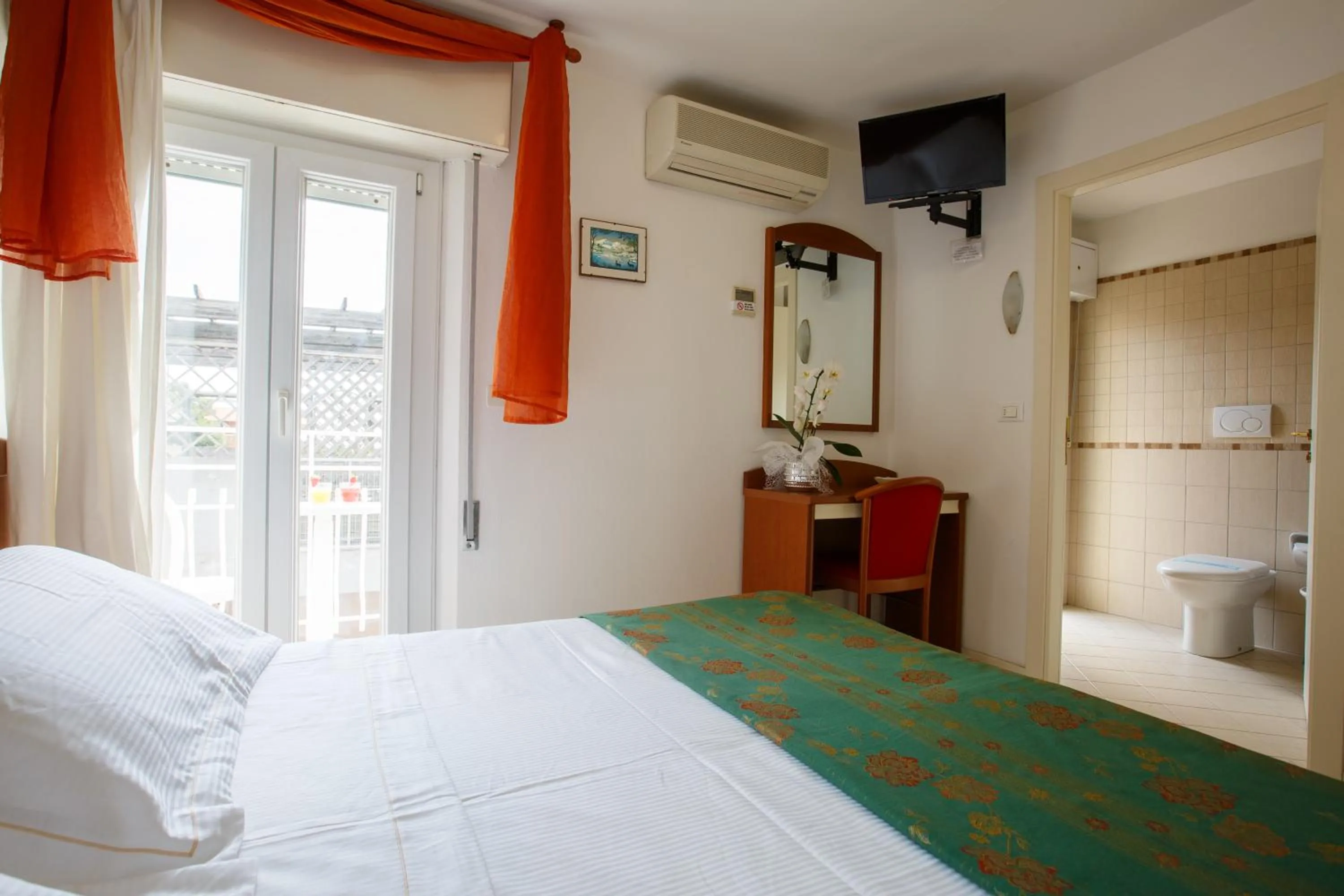 Bedroom in Hotel Ada