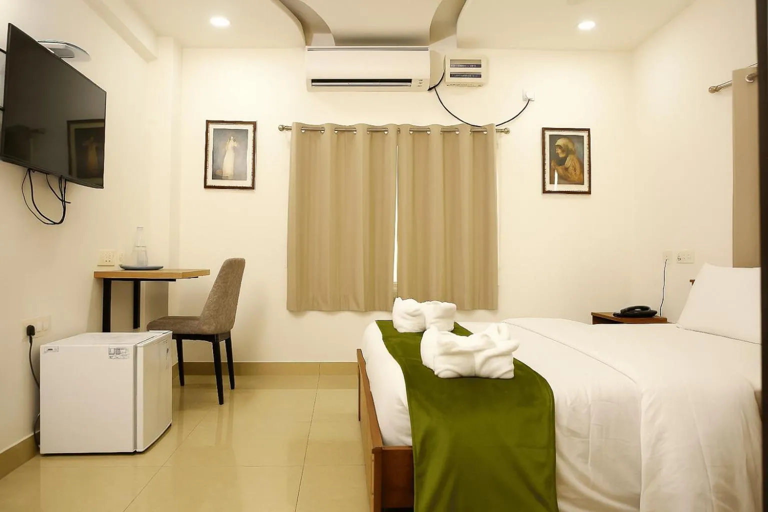 Bedroom, Bed in White Fern Stays Serviced Apartments - Gachibowli