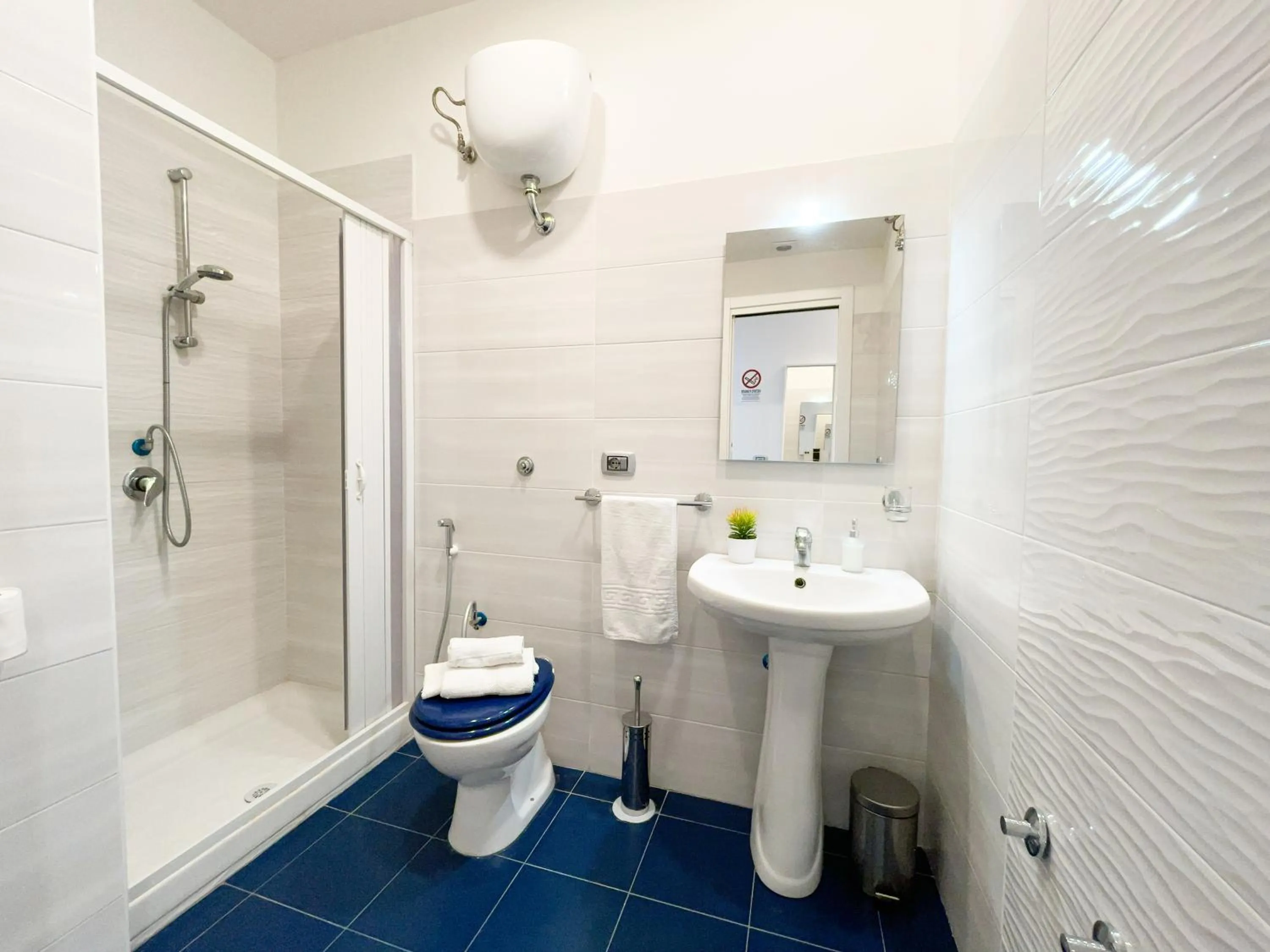 Shower in B&B i Murales