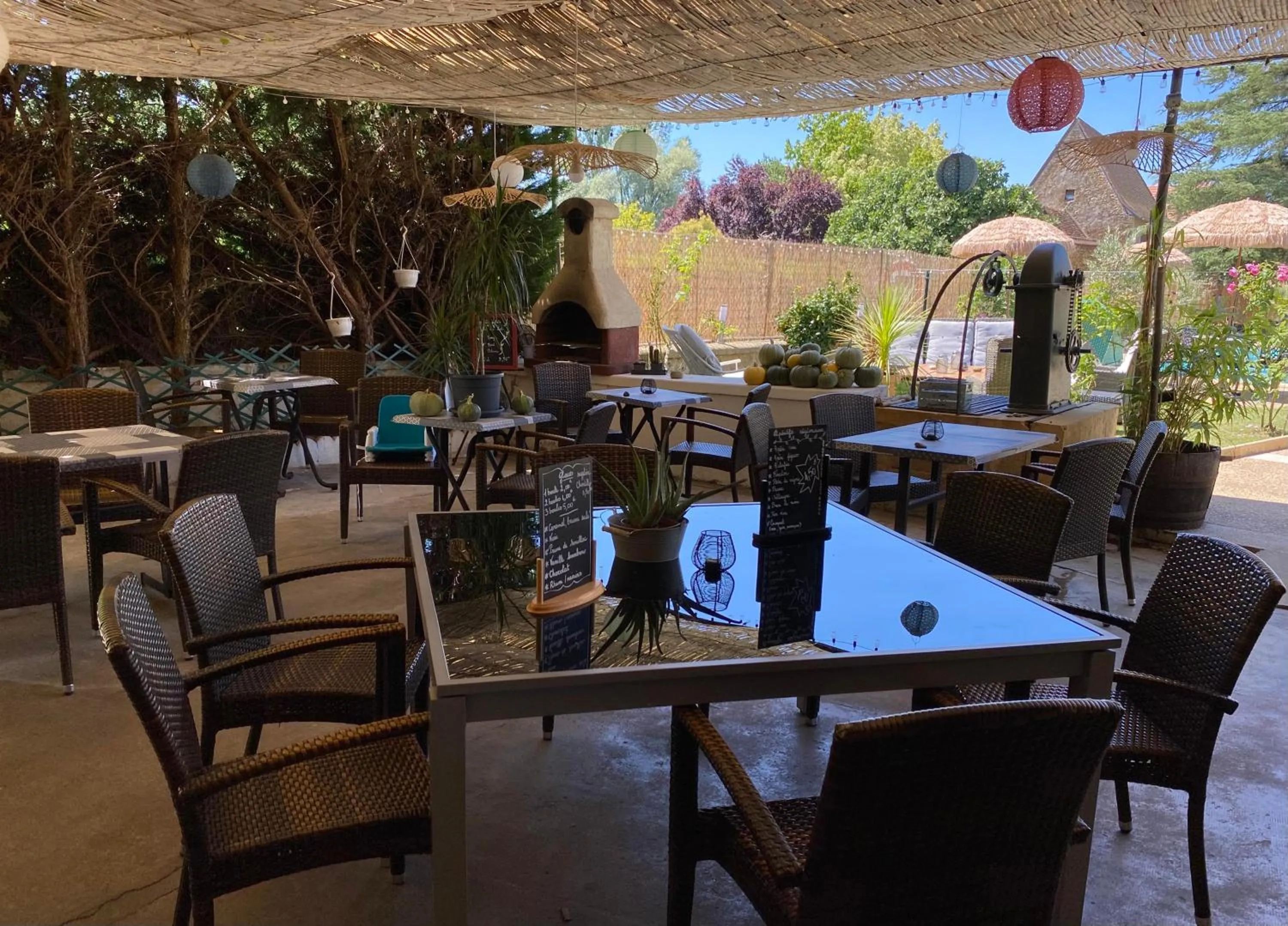 Auberge du Relais d'Auniac - Hôtel Bar Restaurant Piscine