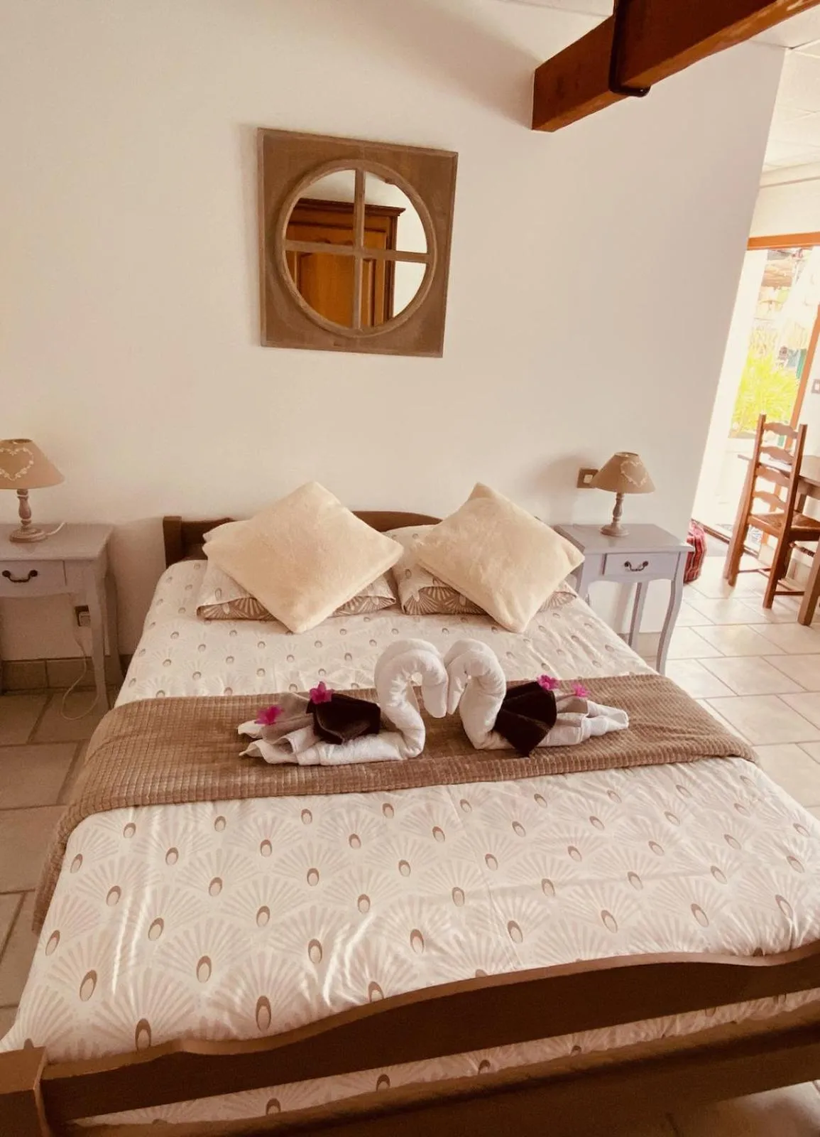 Bed in Auberge du Relais d'Auniac - Hôtel Bar Restaurant Piscine