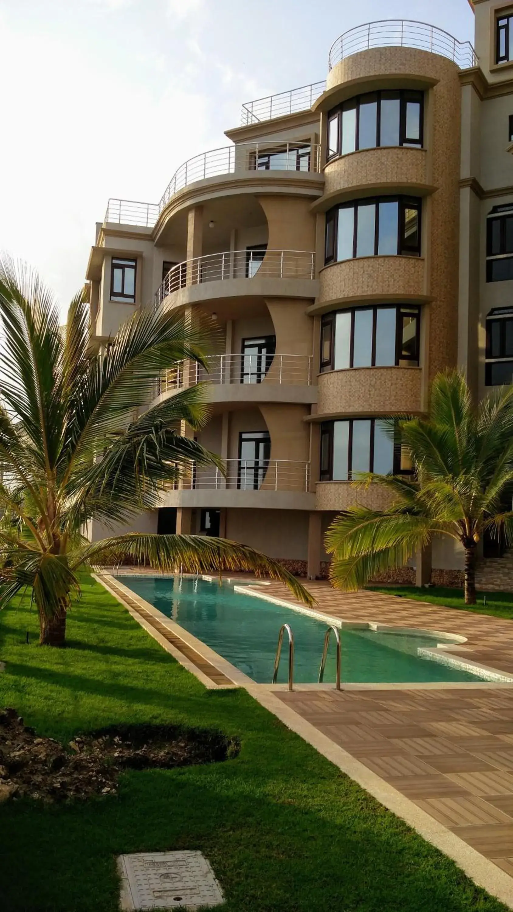 Property building in English Point Residence Beach Apartments Mombasa Property building in English Point Residence Beach Apartments Mombasa