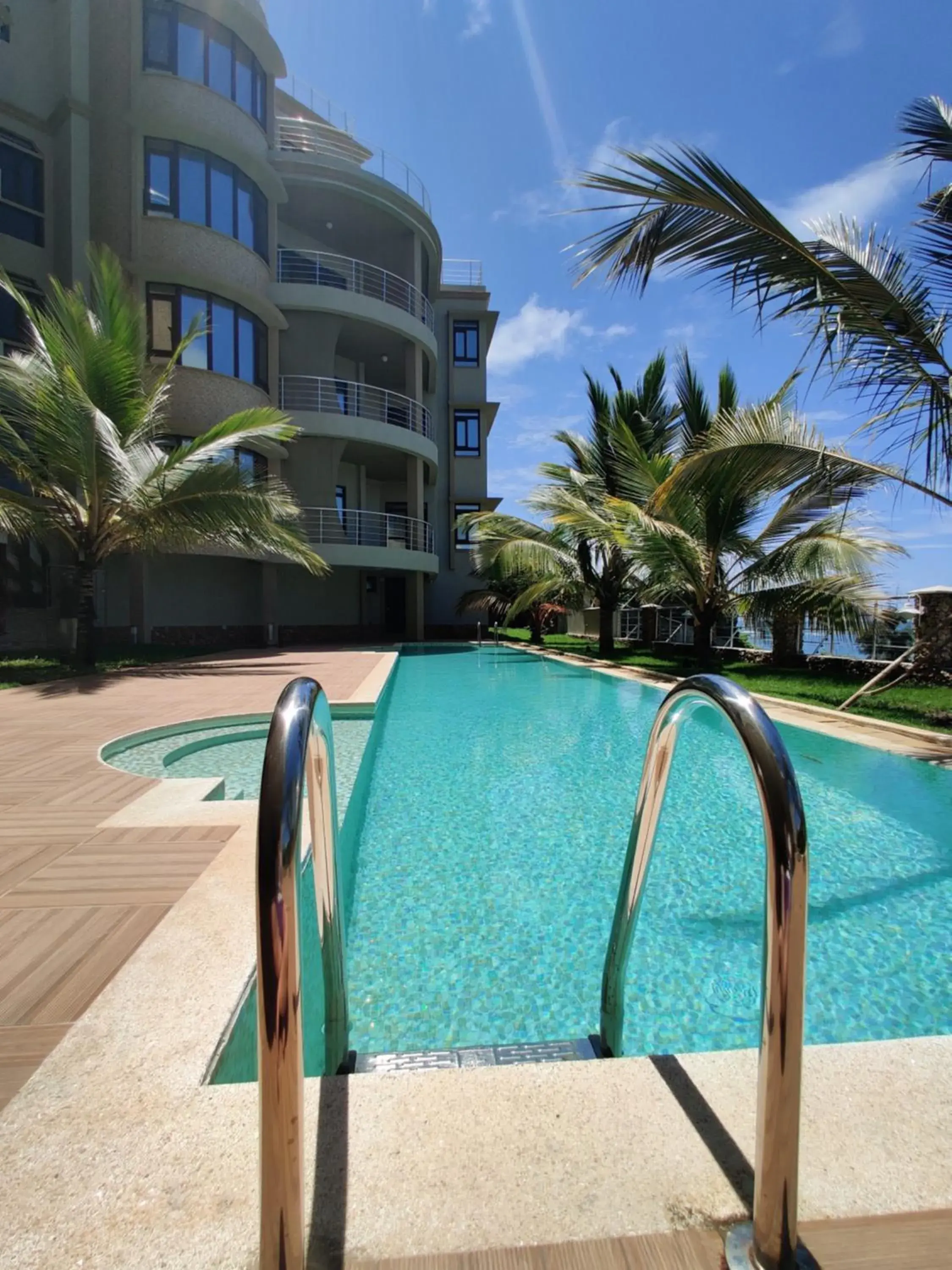 Property building in English Point Residence Beach Apartments Mombasa Property building in English Point Residence Beach Apartments Mombasa