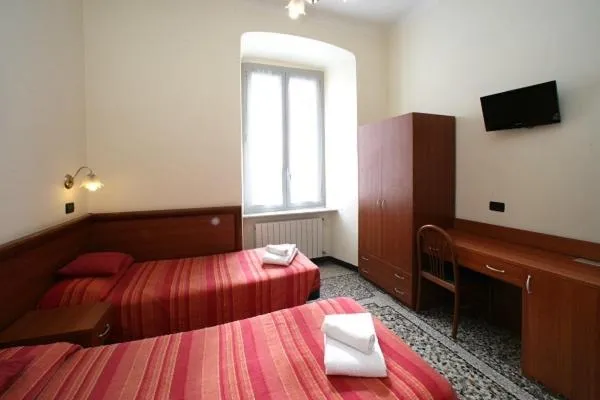 Photo of the whole room, Bed in Hotel Le Tre Stazioni