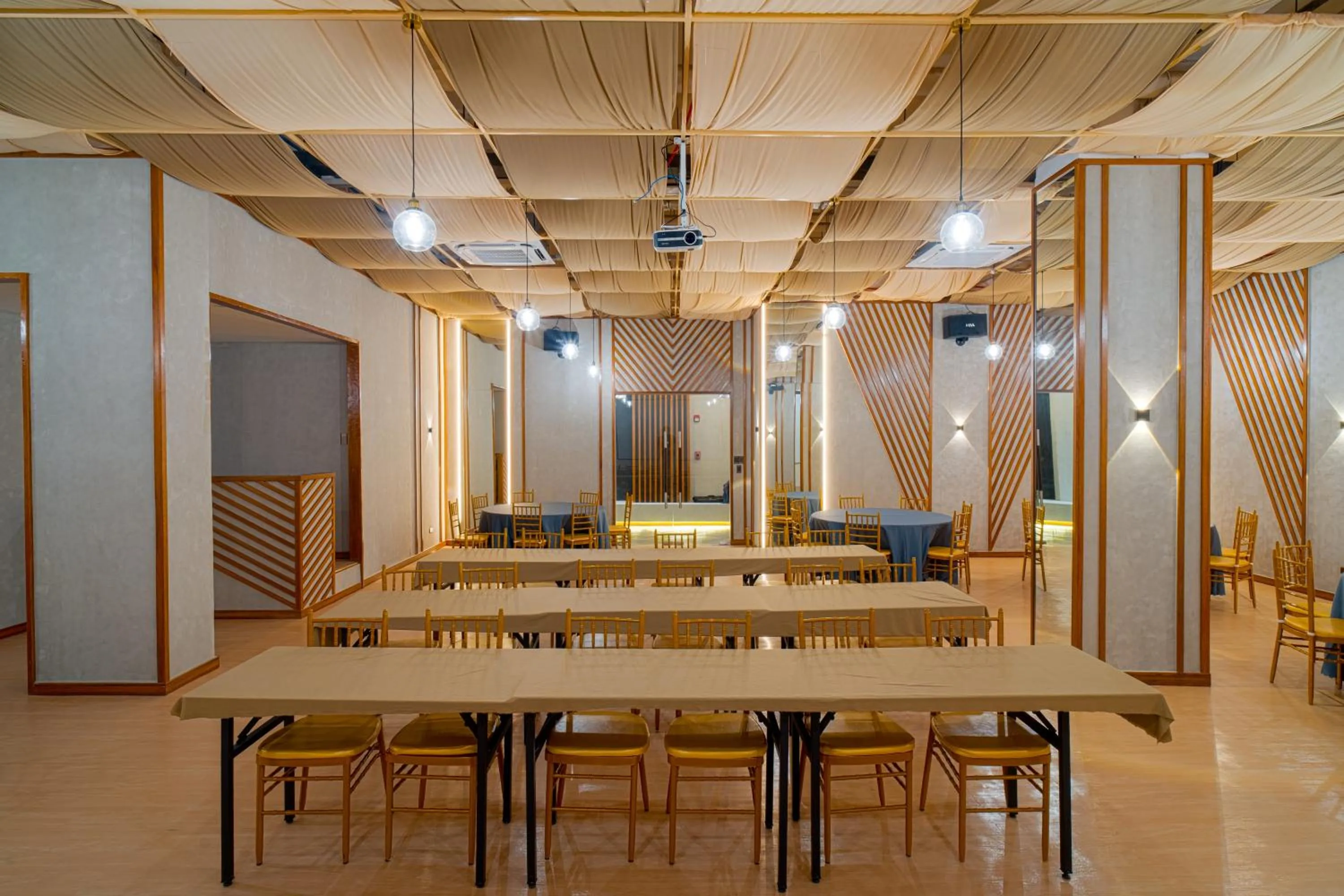 Meeting/conference room in MySpace Hotel Comembo Taguig