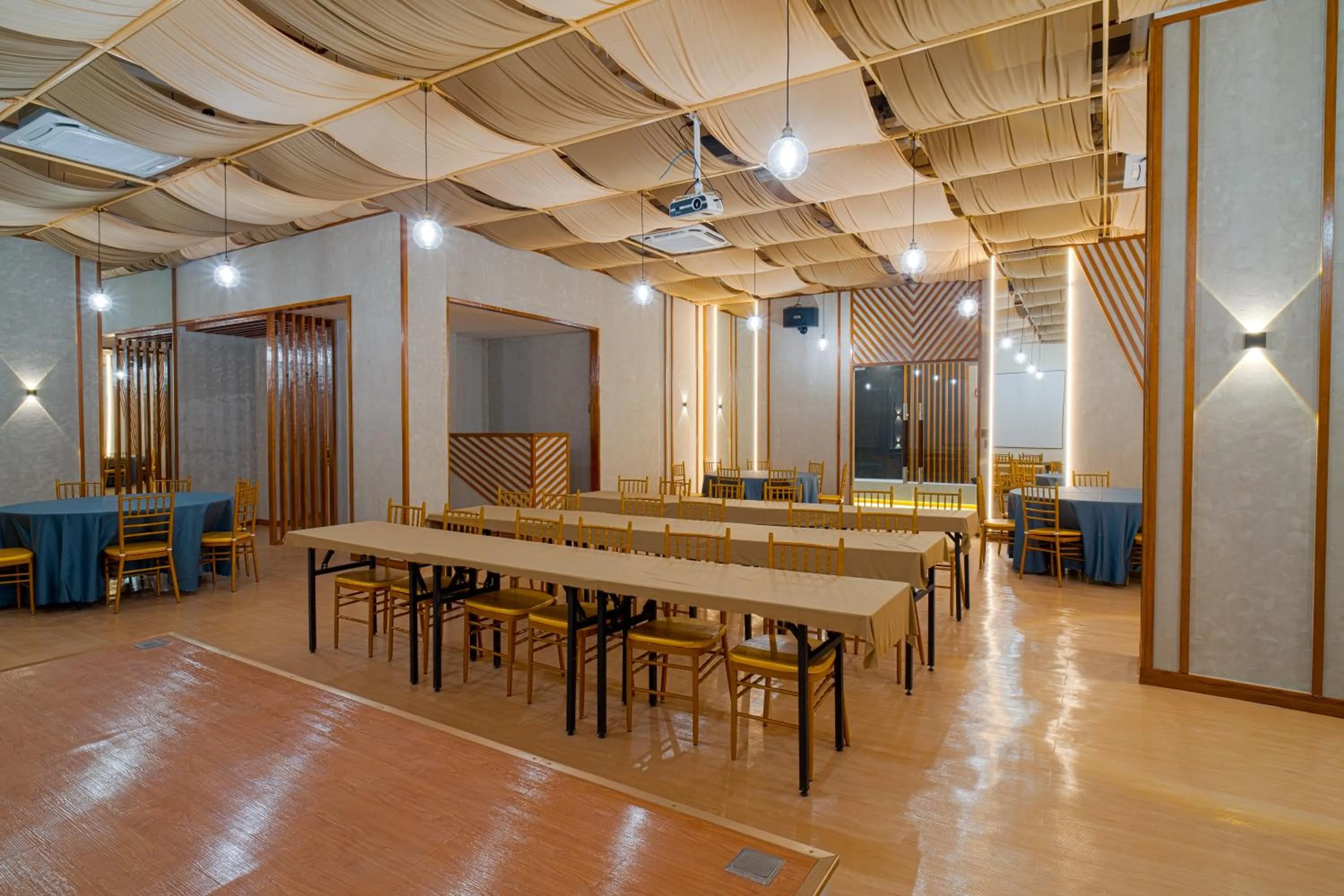 Meeting/conference room in MySpace Hotel Comembo Taguig