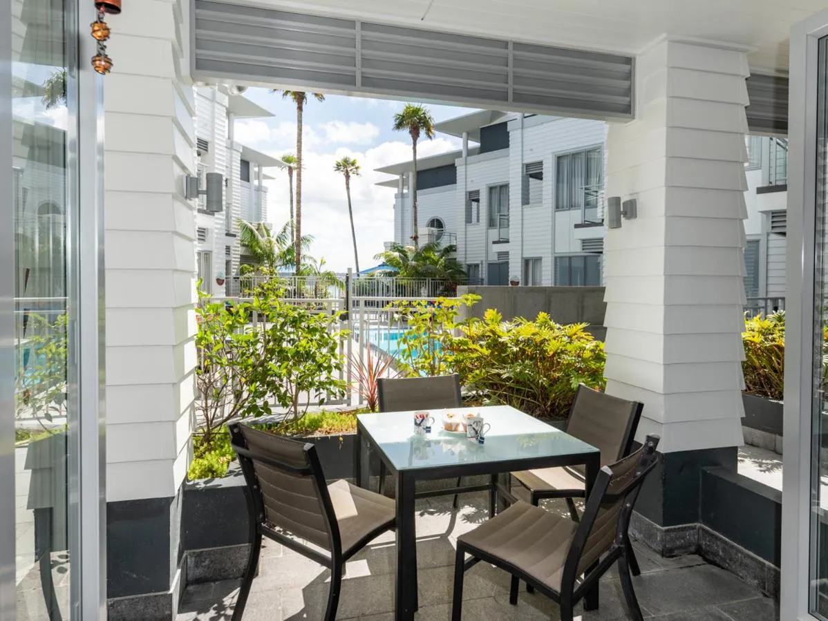 Shower in Oceanside - Paihia Waterfront Apartment