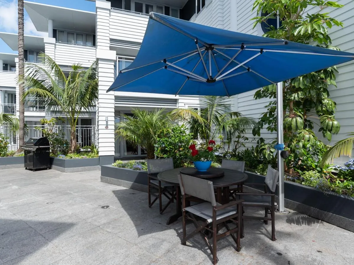 Shower in Oceanside - Paihia Waterfront Apartment