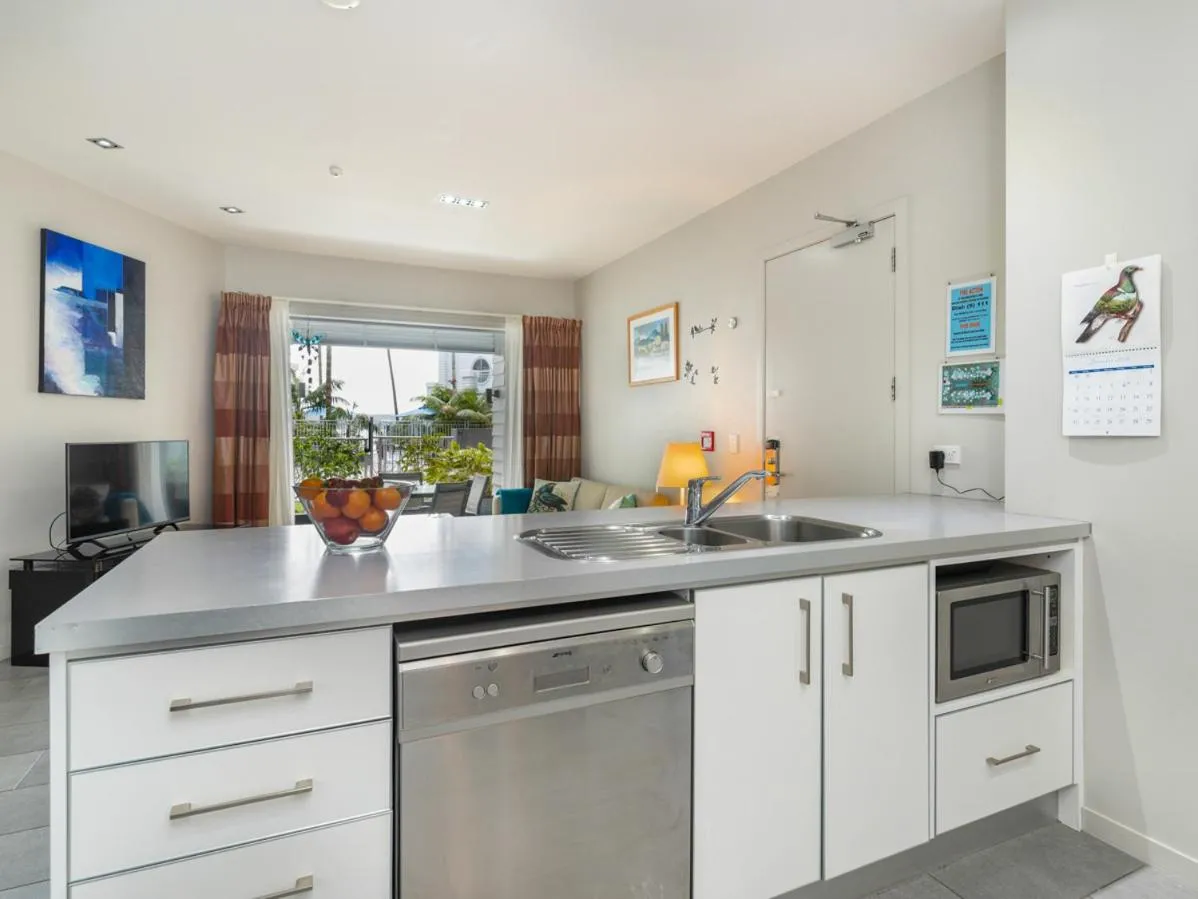 Shower in Oceanside - Paihia Waterfront Apartment