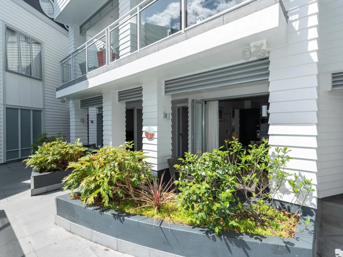 Shower in Oceanside - Paihia Waterfront Apartment