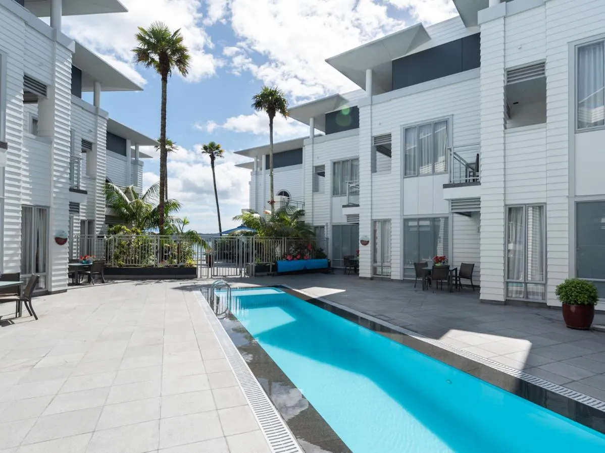 Shower in Oceanside - Paihia Waterfront Apartment