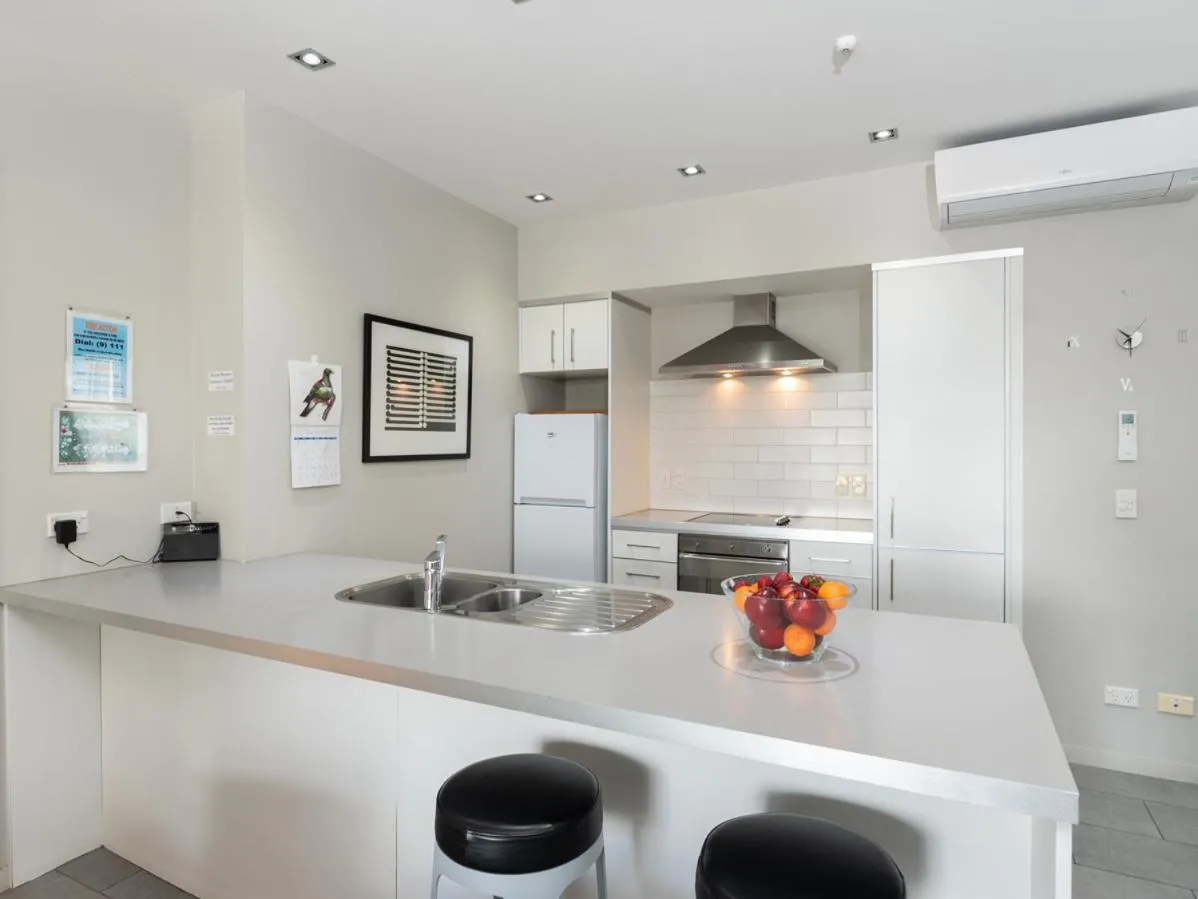 Shower in Oceanside - Paihia Waterfront Apartment