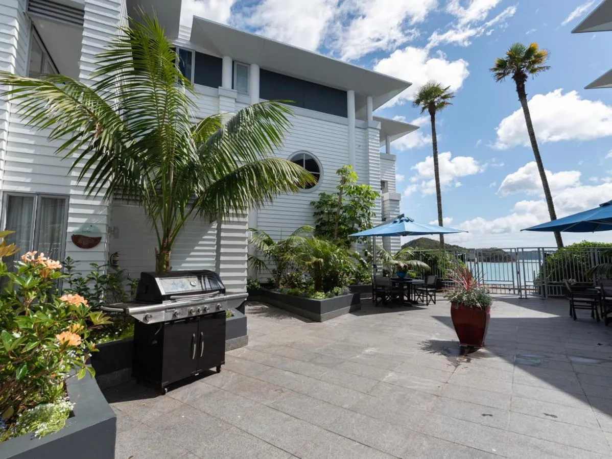 Shower in Oceanside - Paihia Waterfront Apartment