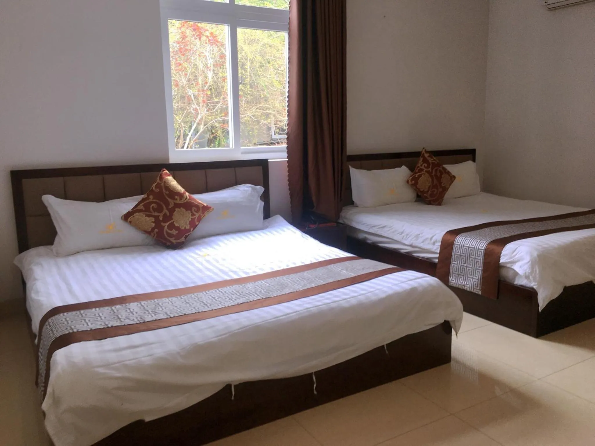 Bed in SONG HONG VIEW HOTEL