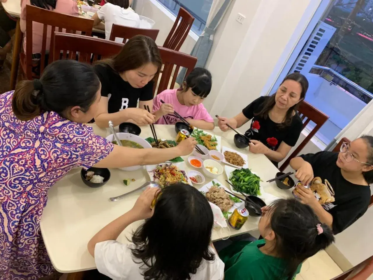 Restaurant/places to eat in SONG HONG VIEW HOTEL Restaurant/places to eat in SONG HONG VIEW HOTEL