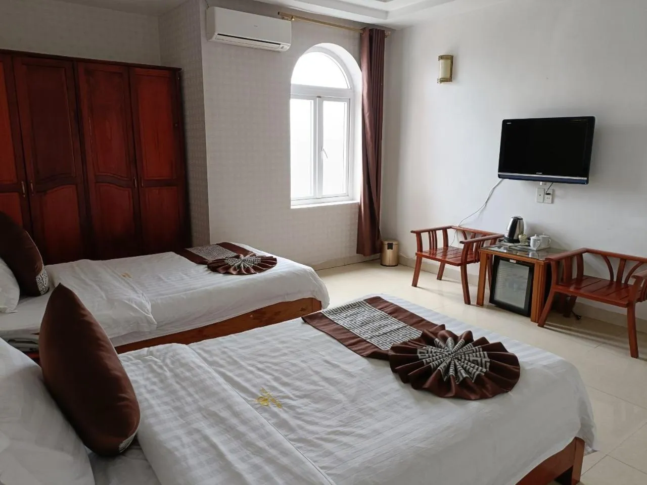 Photo of the whole room, Bed in SONG HONG VIEW HOTEL