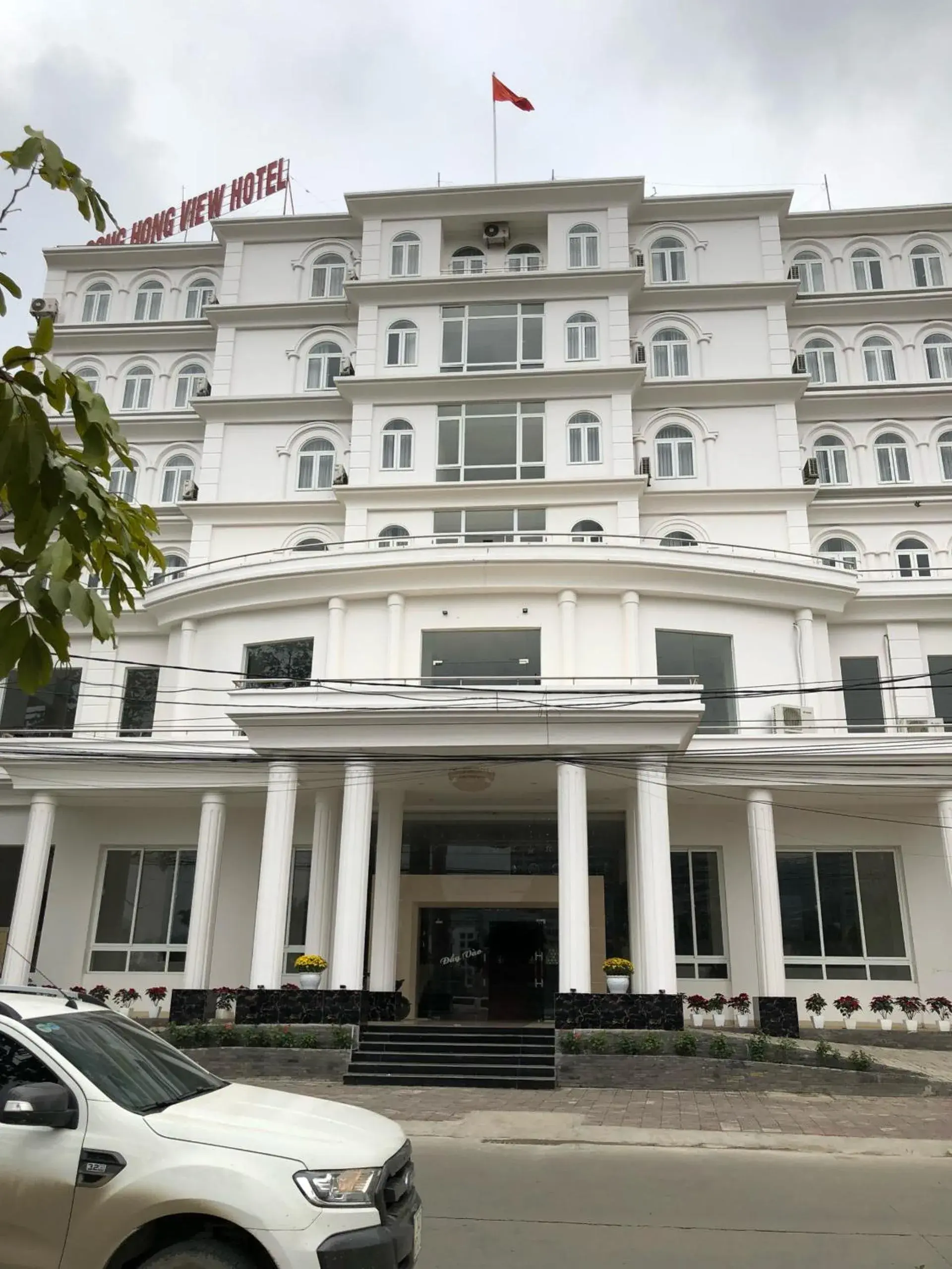 Property building in SONG HONG VIEW HOTEL Property building in SONG HONG VIEW HOTEL