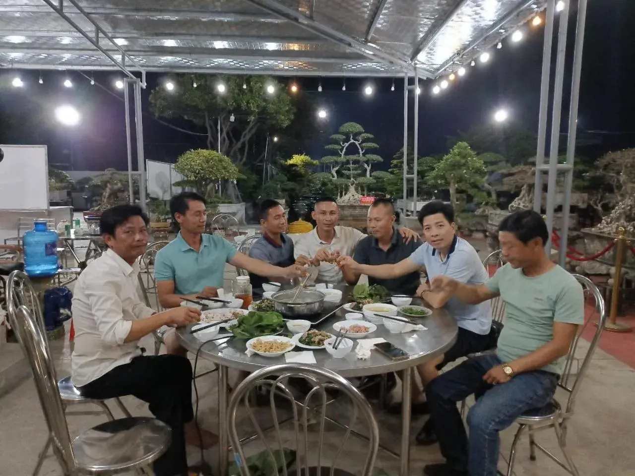 Restaurant/places to eat in SONG HONG VIEW HOTEL Restaurant/places to eat in SONG HONG VIEW HOTEL