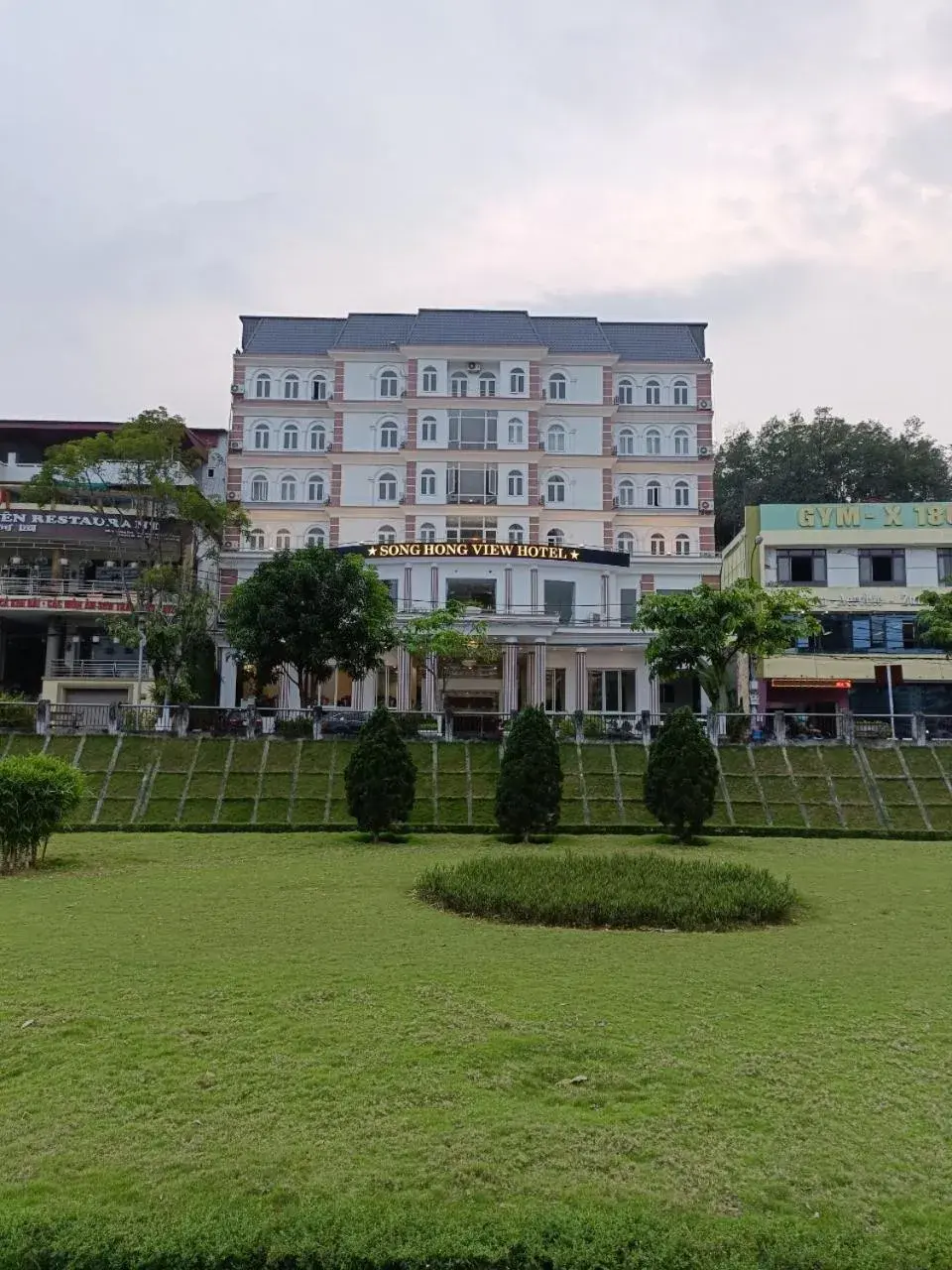 Property building in SONG HONG VIEW HOTEL Property building in SONG HONG VIEW HOTEL