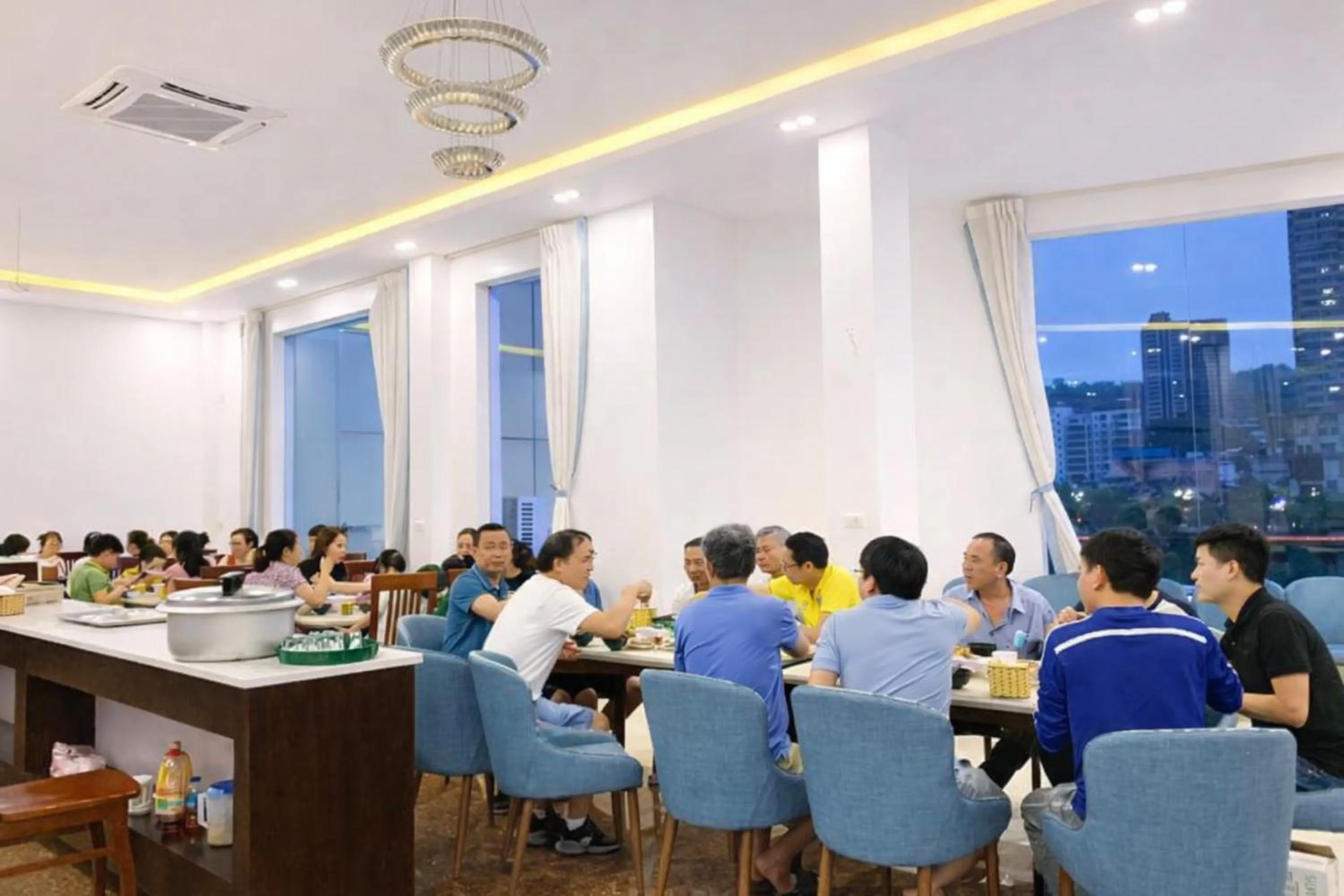 Restaurant/places to eat in SONG HONG VIEW HOTEL