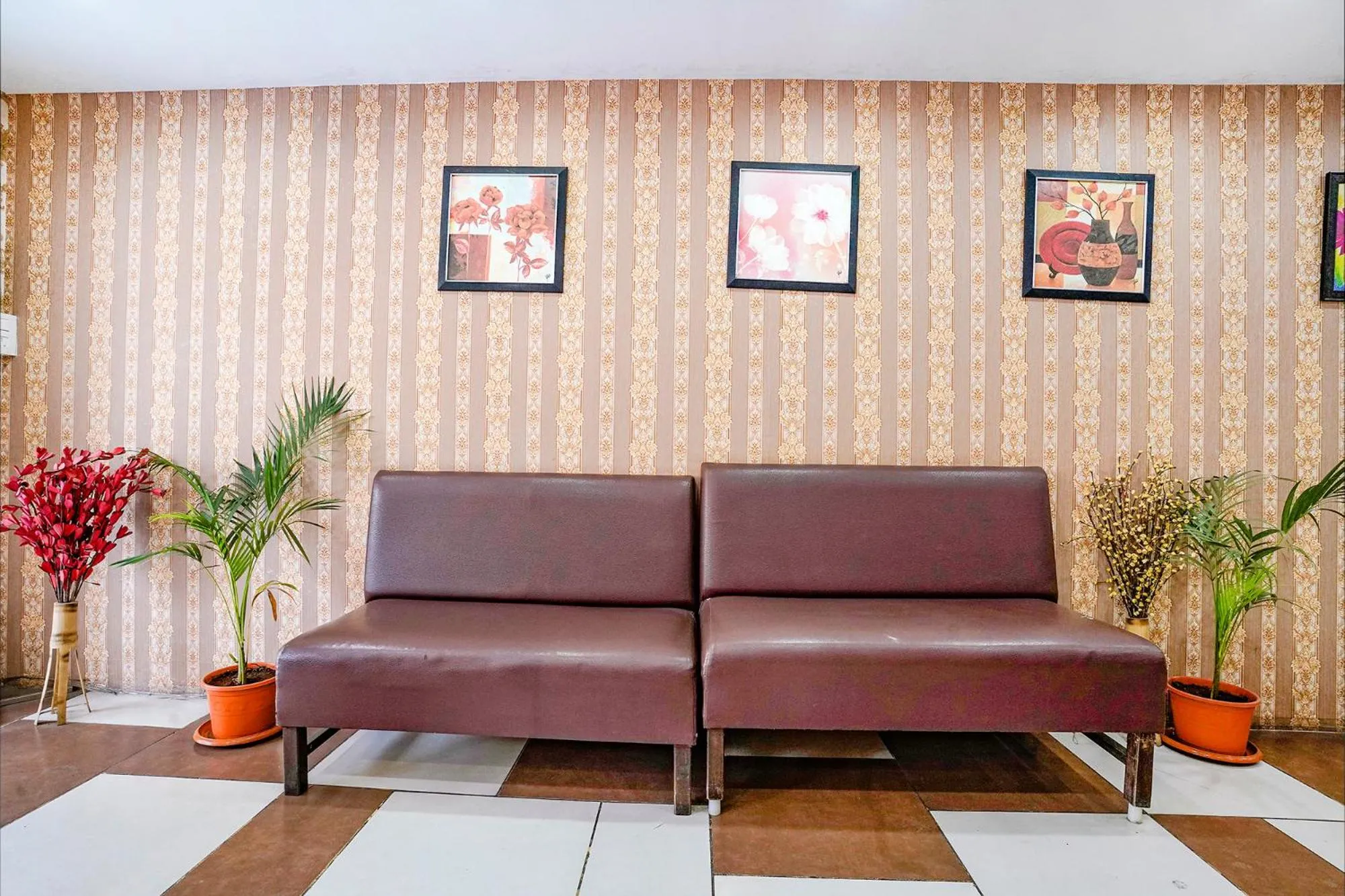 Seating area in FabHotel Gargi Deluxe