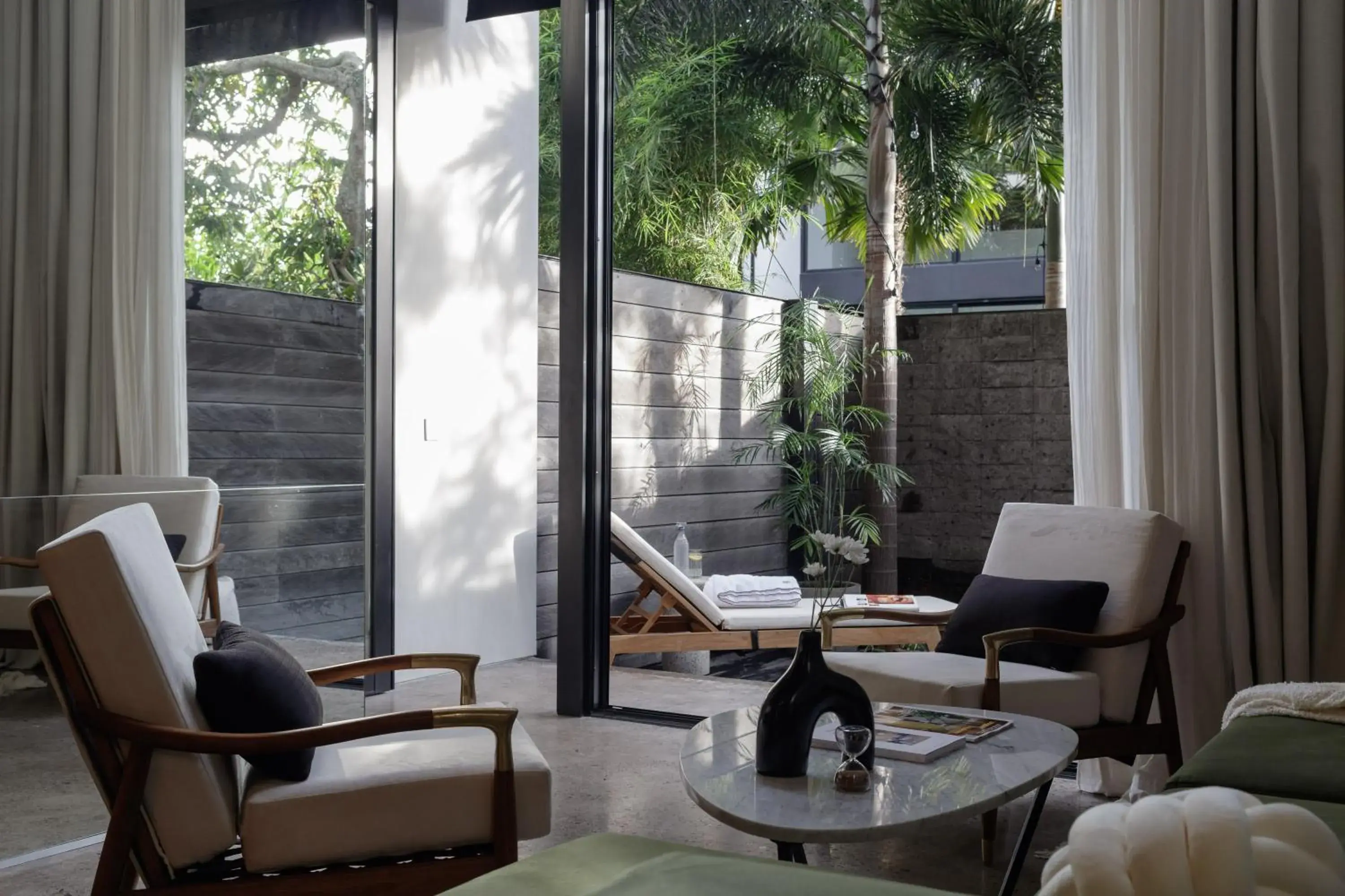 One-Bedroom Villa with Plunge Pool in OXO Townhouses Berawa Canggu One-Bedroom Villa with Plunge Pool in OXO Townhouses Berawa Canggu