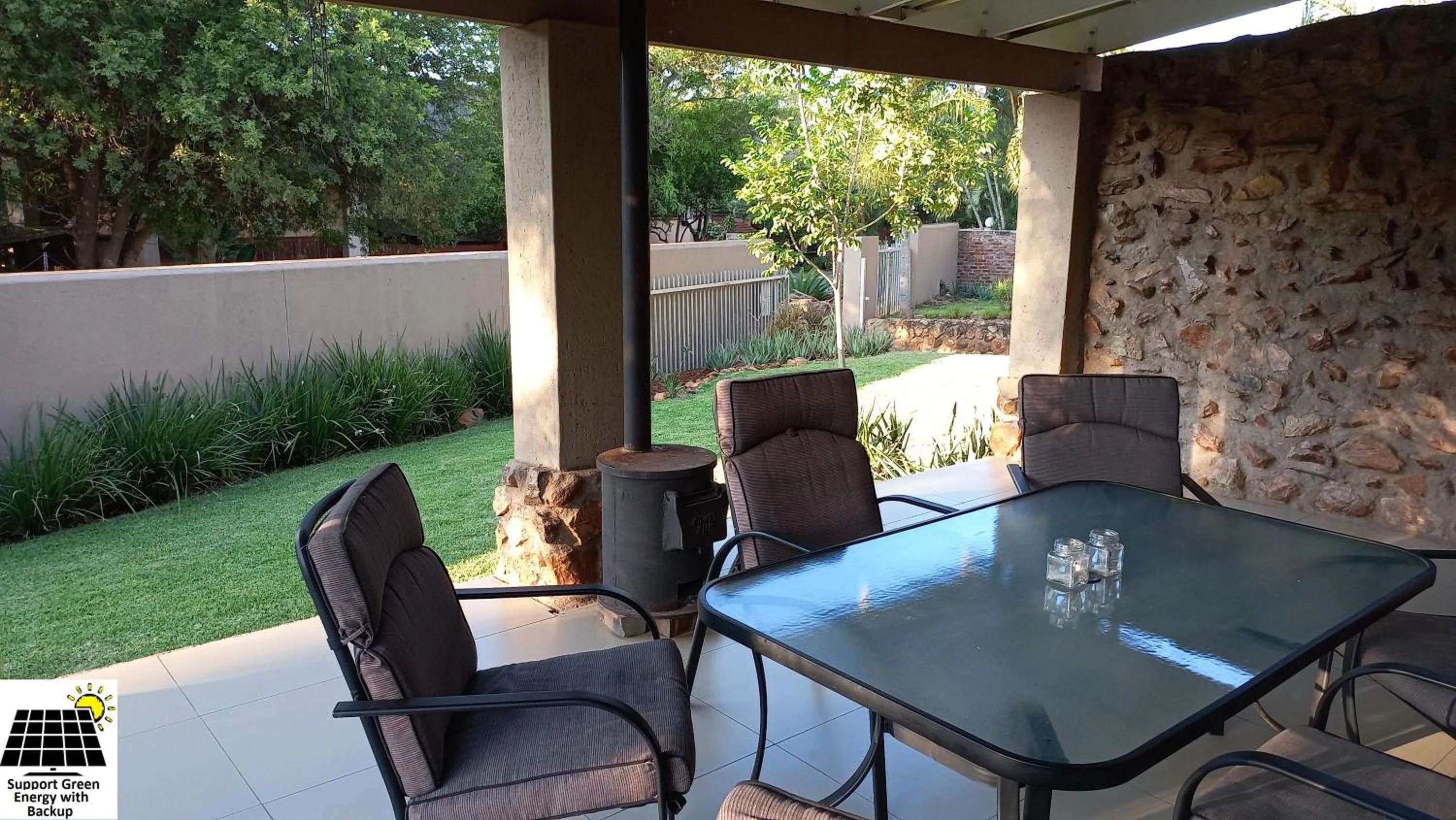 Patio in SnL Guesthouse at Visarend