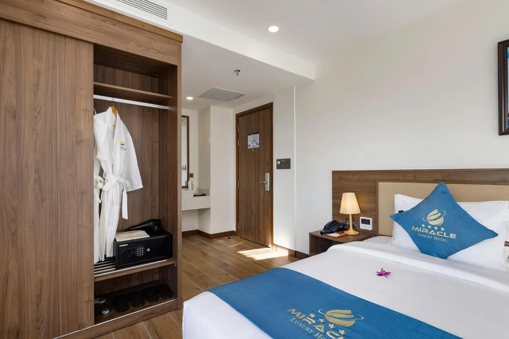 Bed in Miracle Luxury Nha Trang