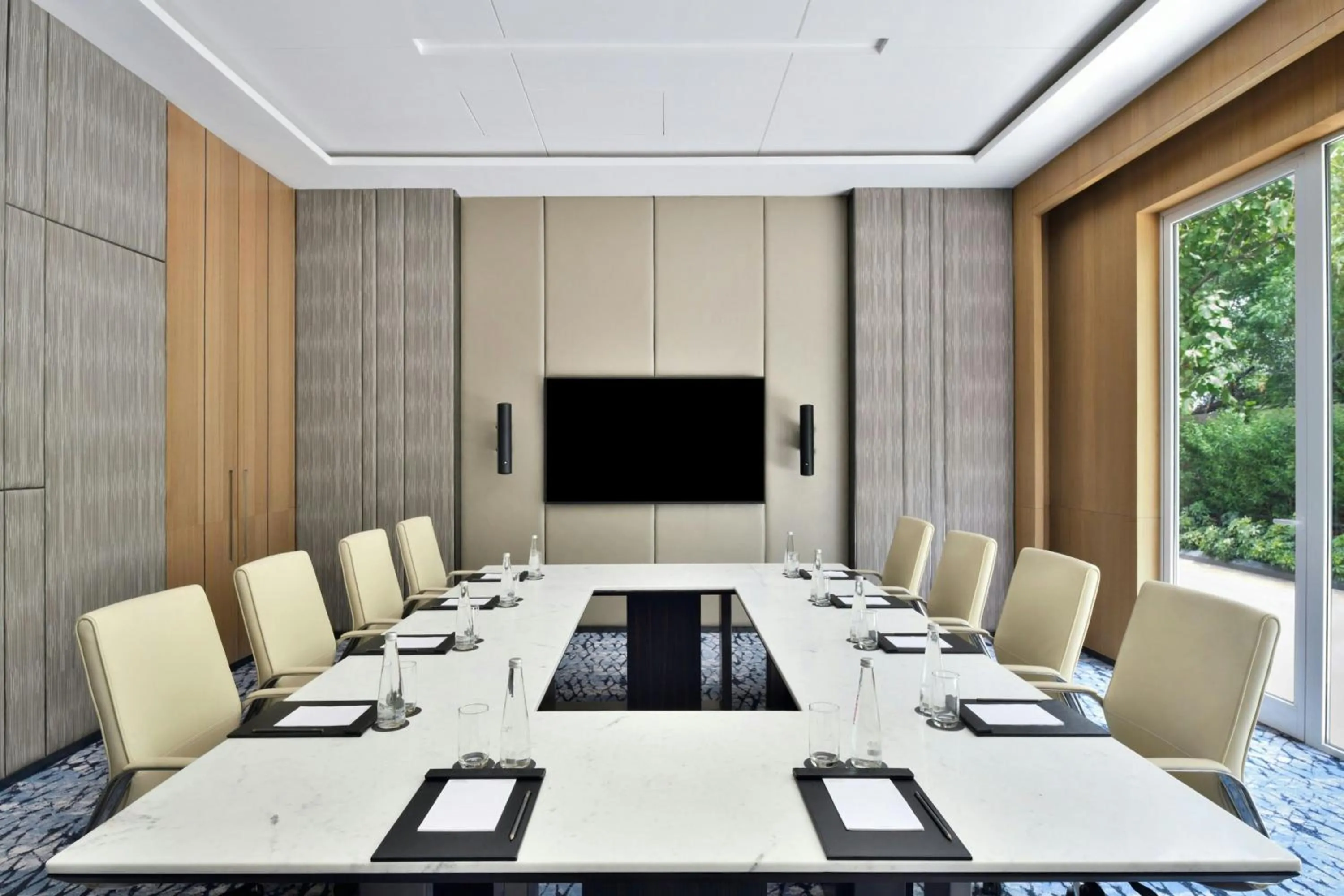 Meeting/conference room in Aravali Marriott Resort & Spa, Delhi NCR