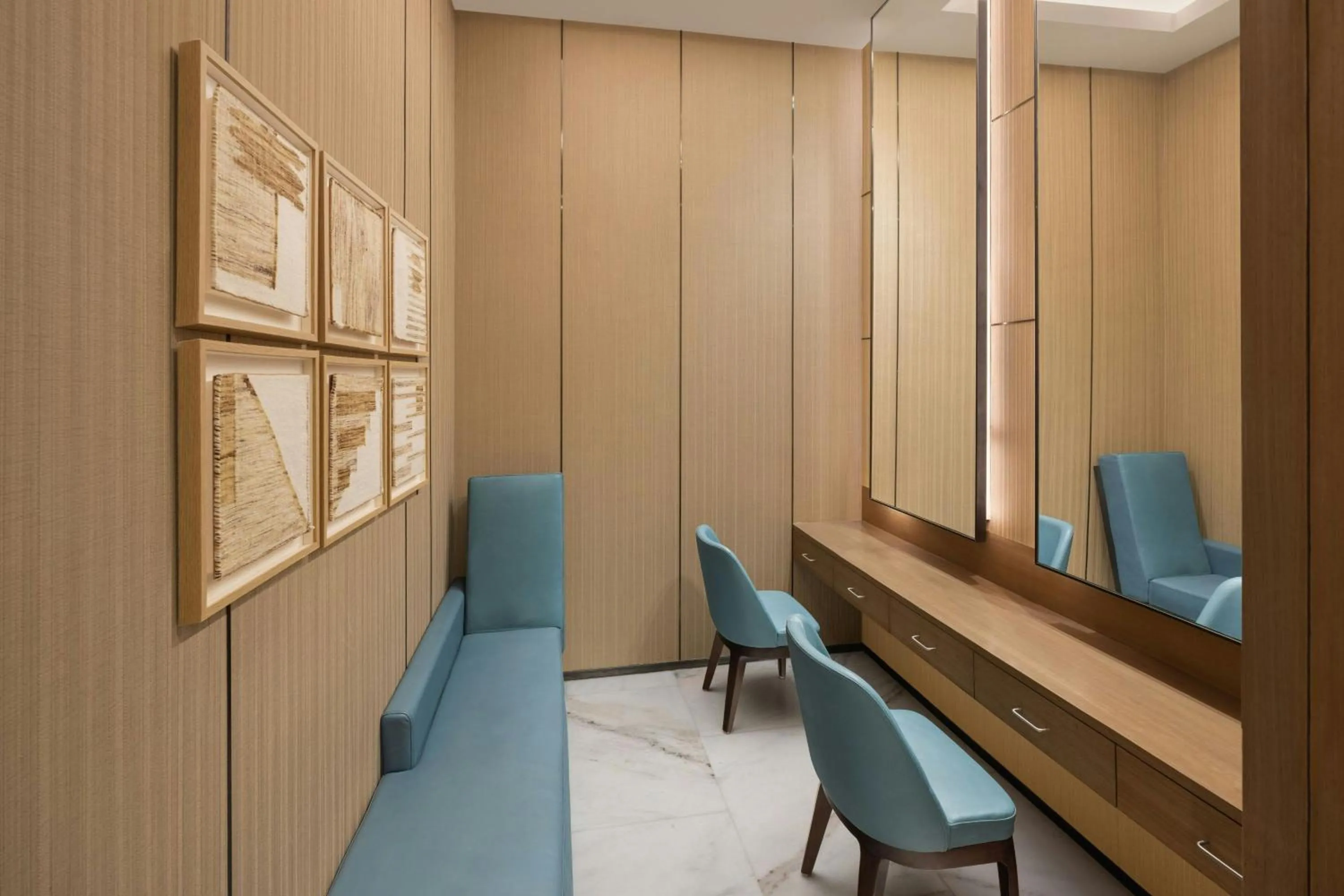 Meeting/conference room in Aravali Marriott Resort & Spa, Delhi NCR