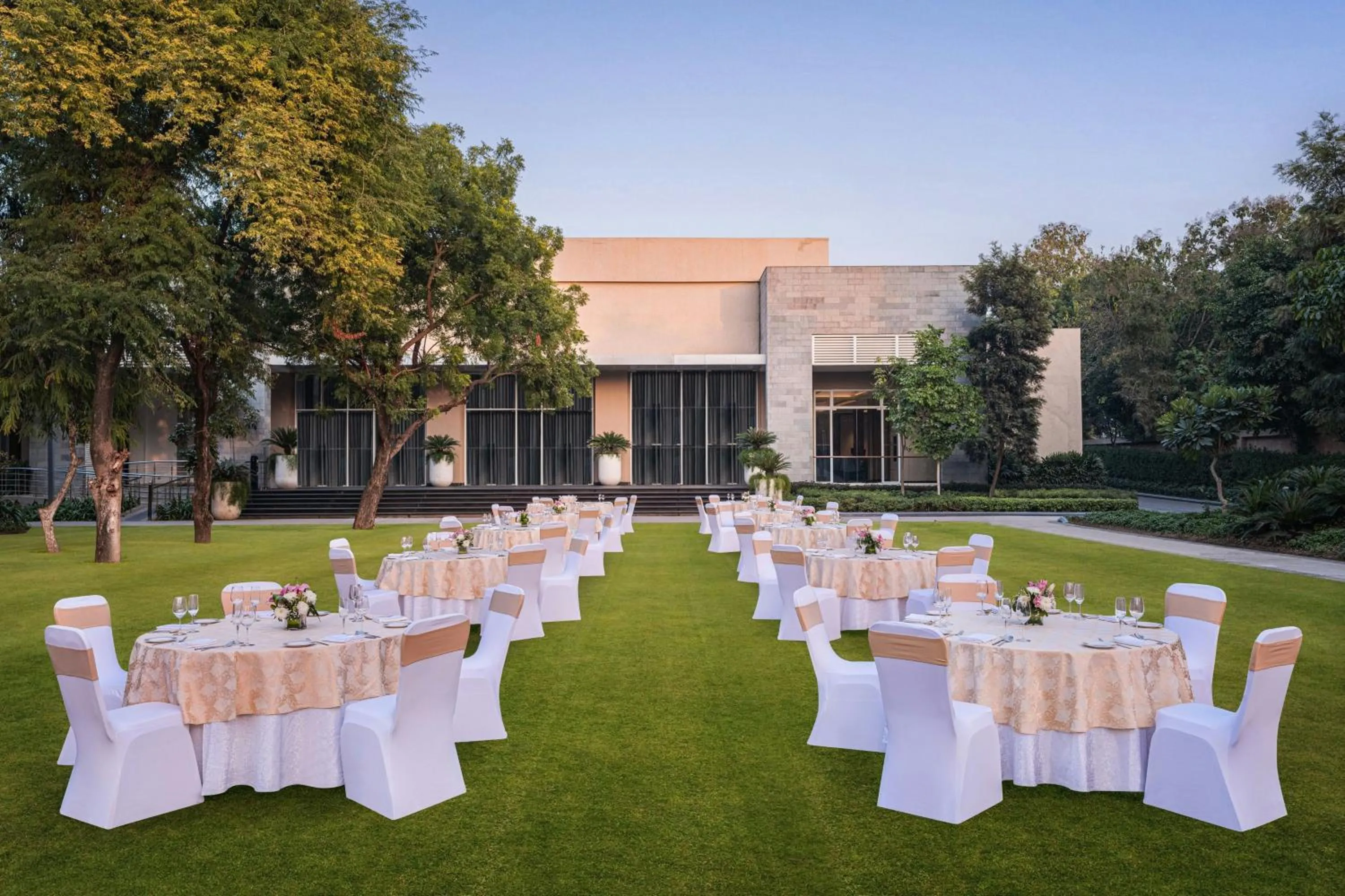Meeting/conference room in Aravali Marriott Resort & Spa, Delhi NCR