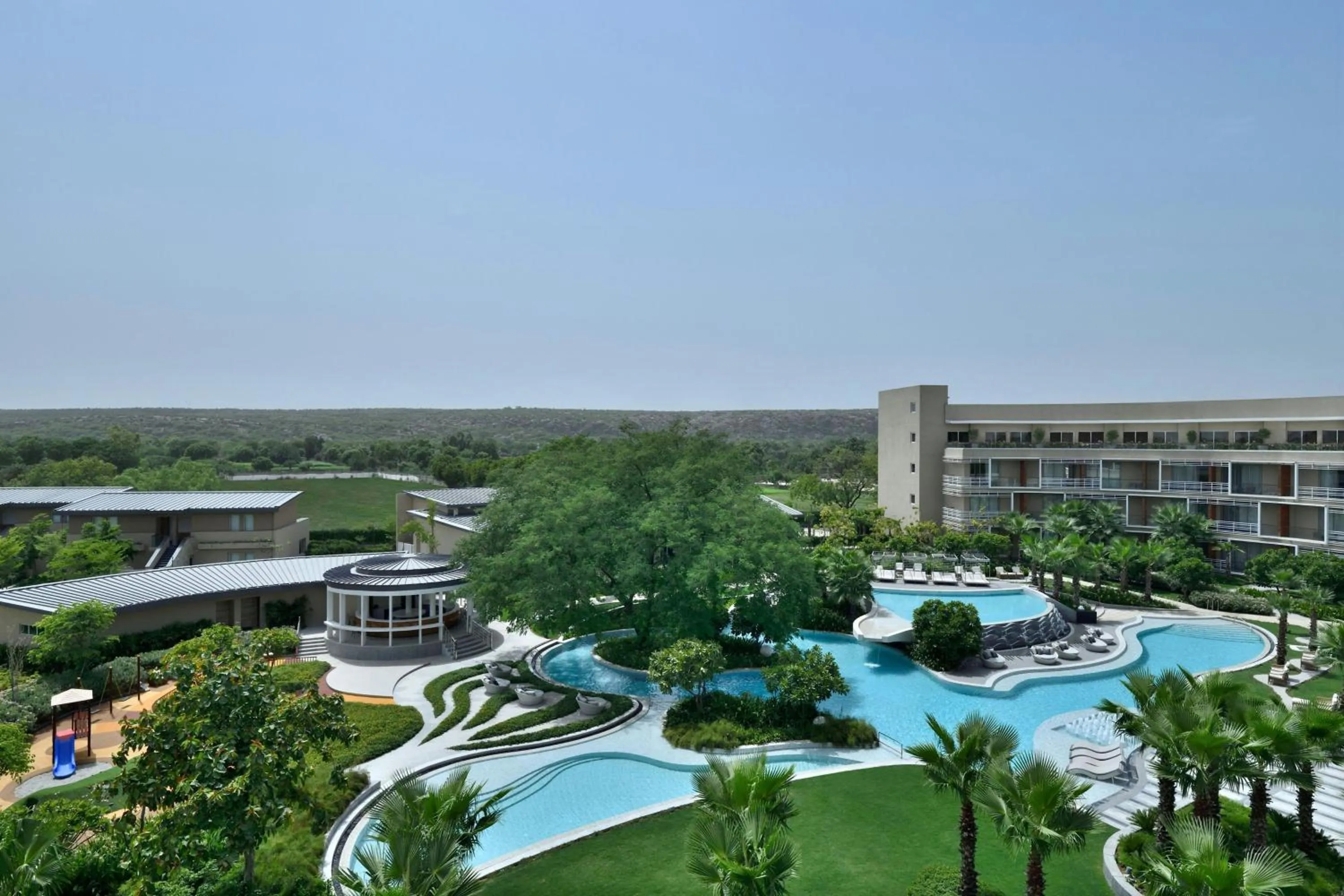 Swimming pool in Courtyard by Marriott Aravali Resort