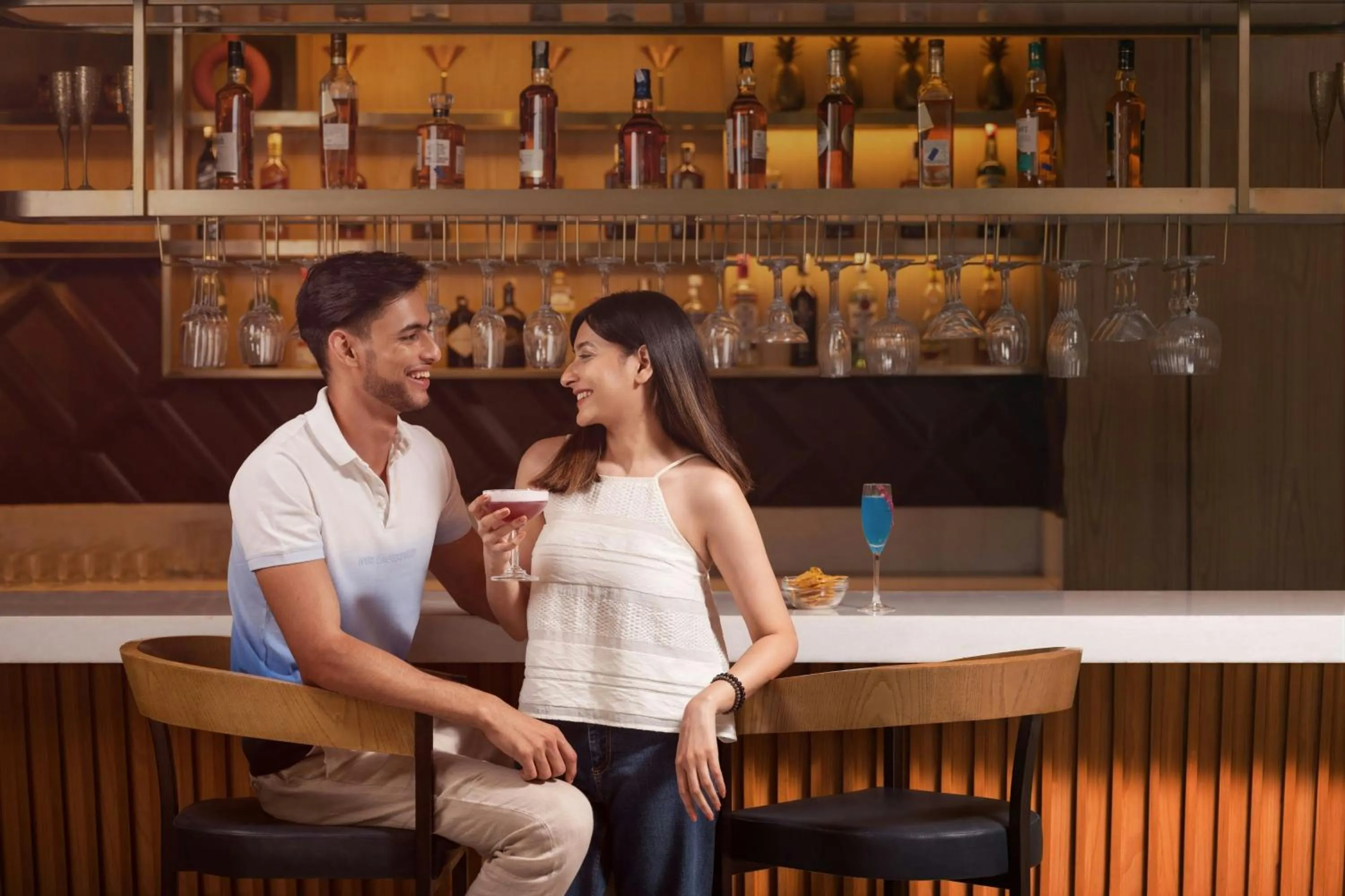 Lounge or bar in Courtyard by Marriott Aravali Resort