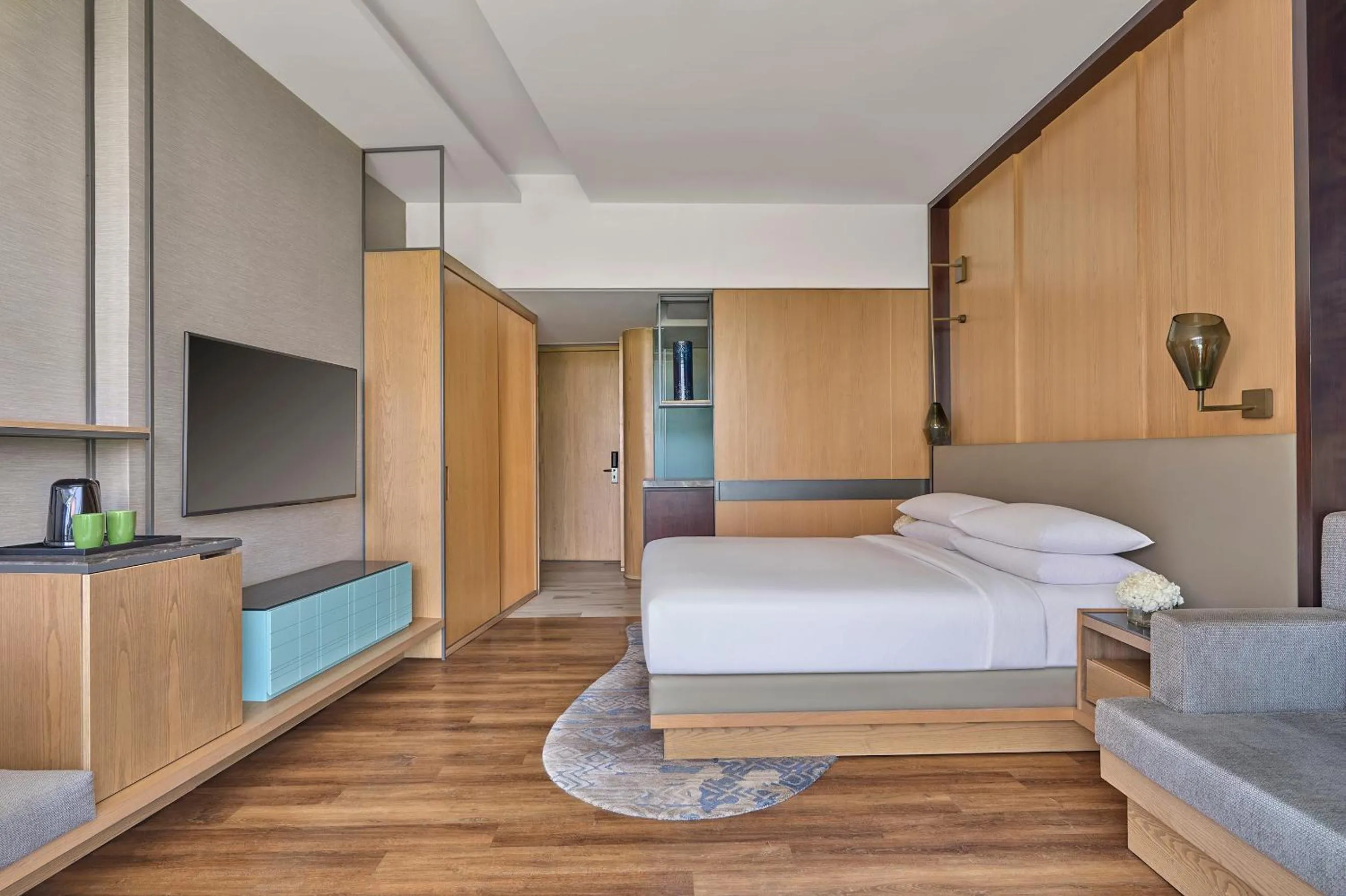 Bedroom, Bed in Aravali Marriott Resort & Spa, Delhi NCR