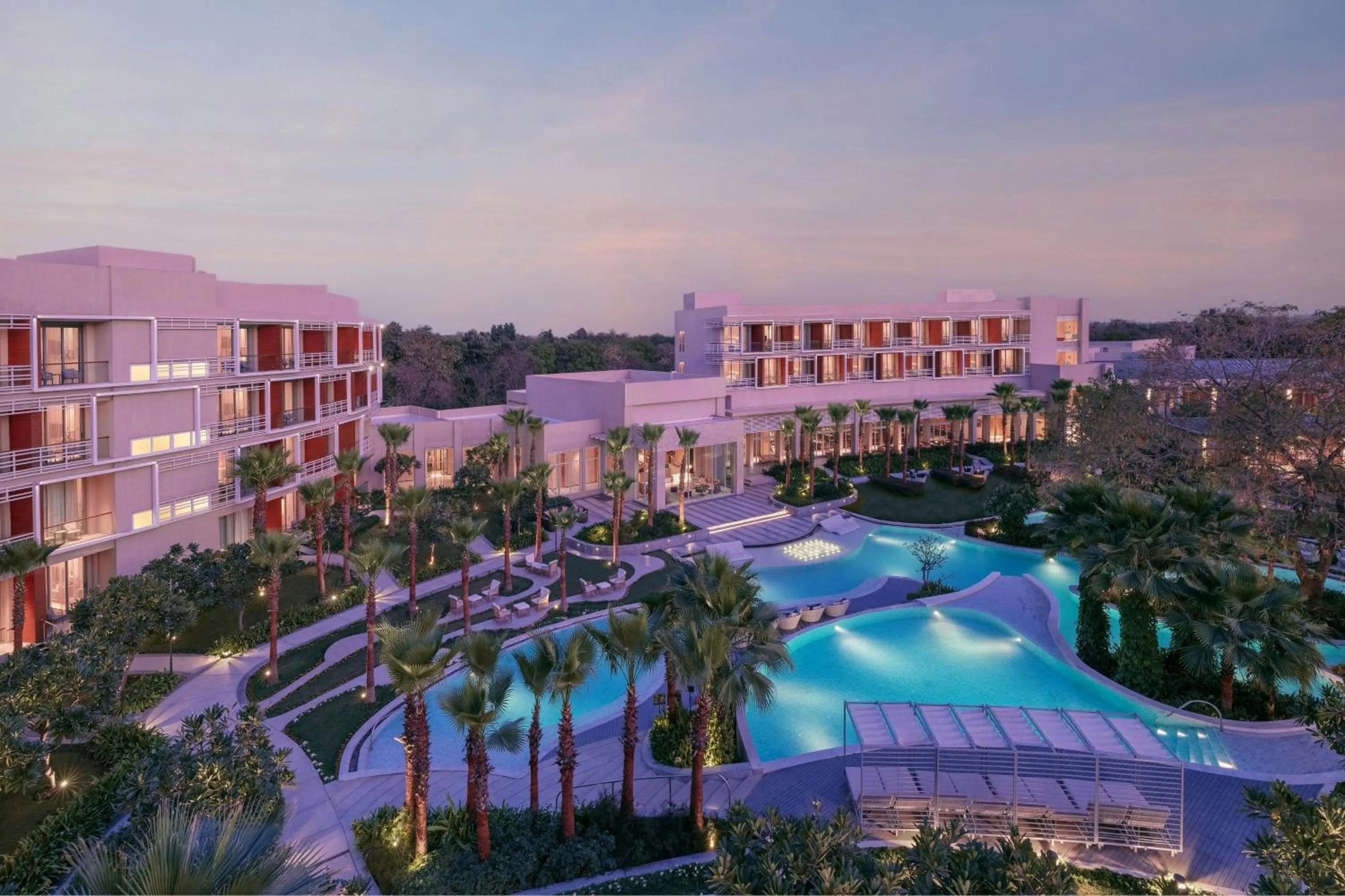 Swimming pool in Courtyard by Marriott Aravali Resort