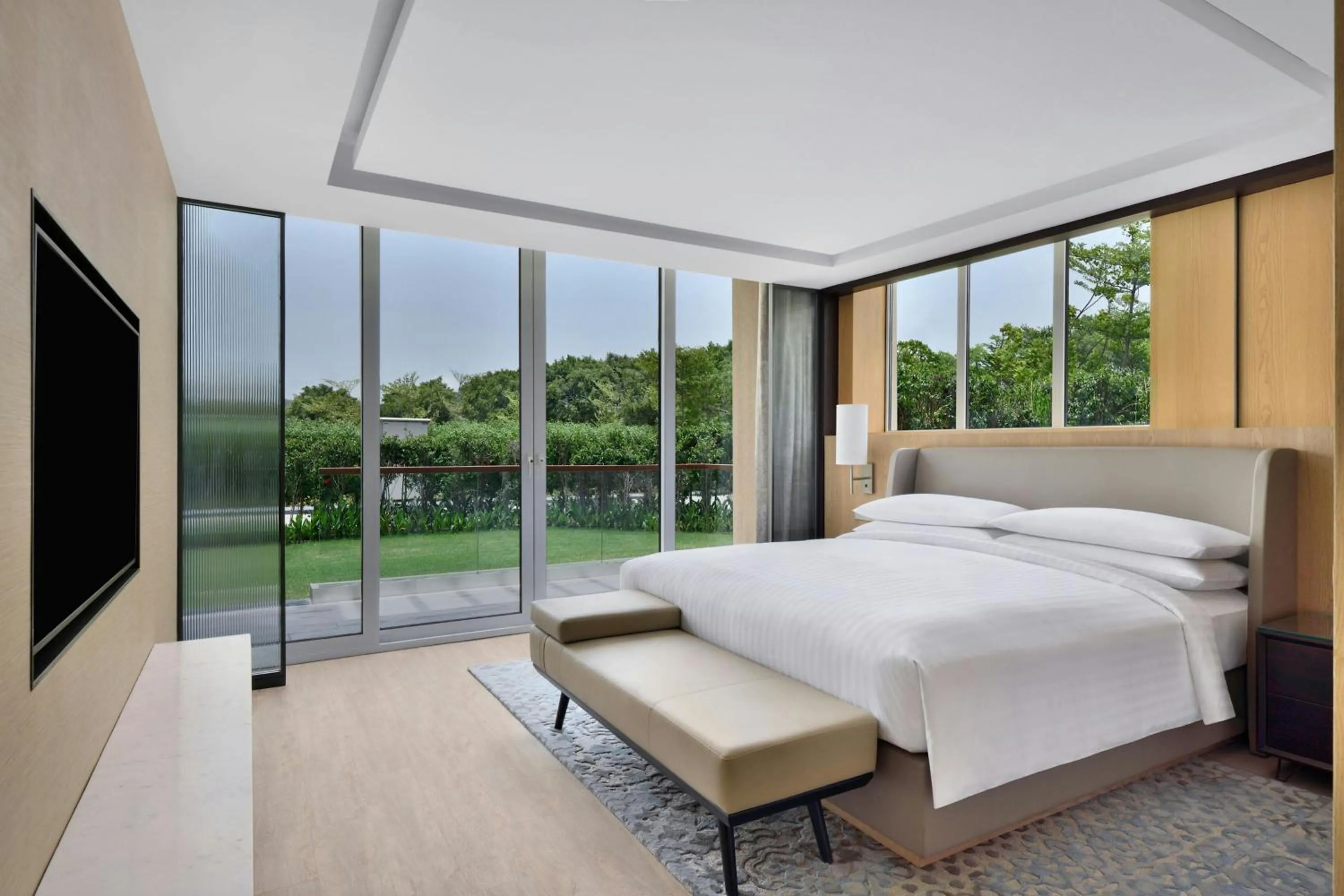 Bedroom, Bed in Aravali Marriott Resort & Spa, Delhi NCR