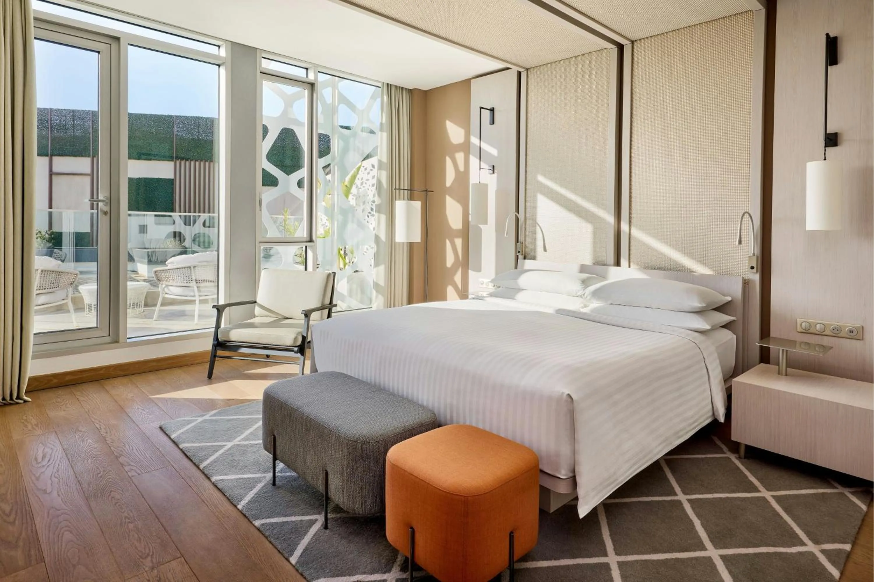 Swimming pool, Bed in Rabat Marriott Hotel