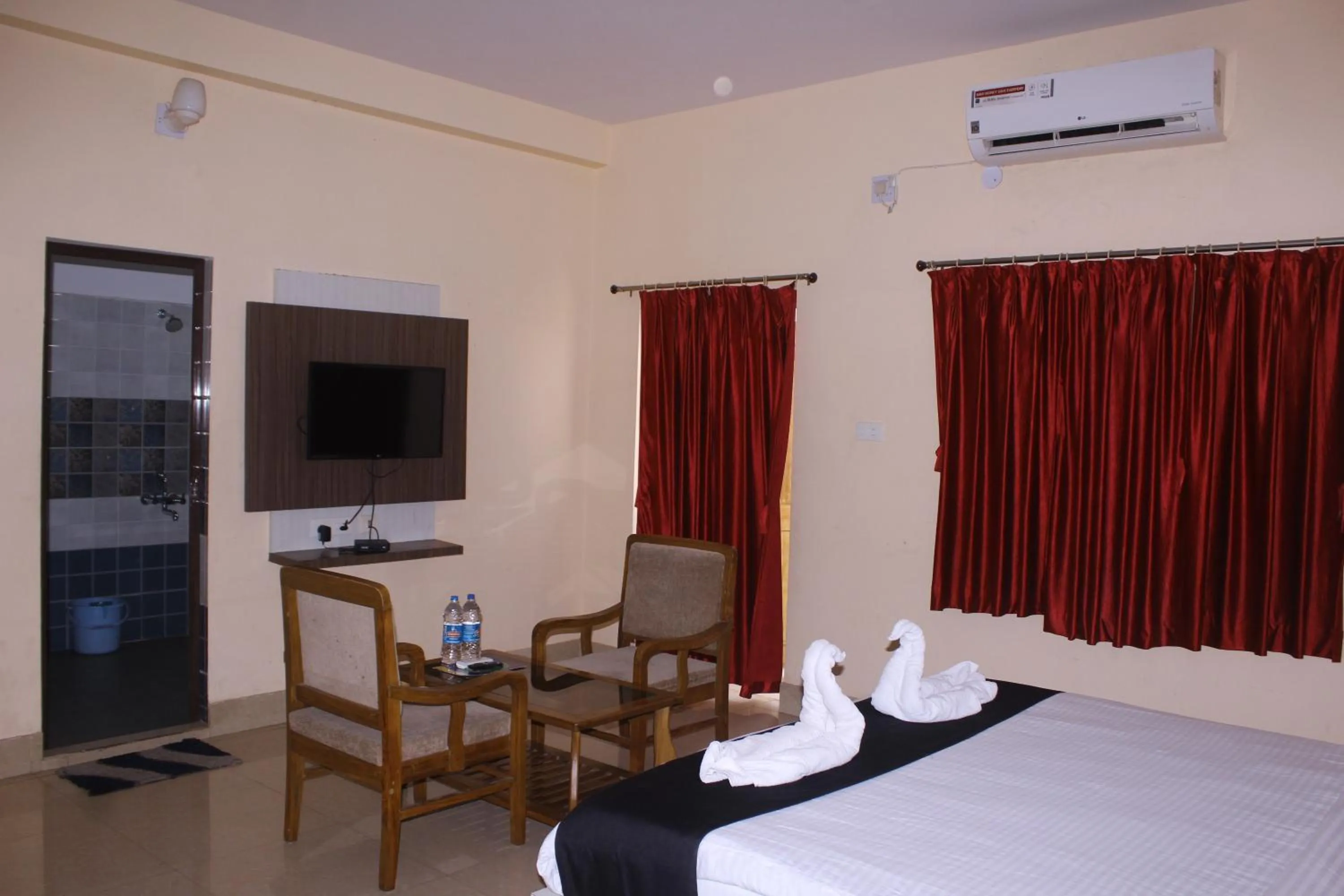 TV and multimedia, Bed in CHETAN INN HOTEL