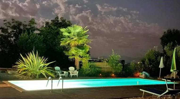 Swimming pool in Casale di Maro