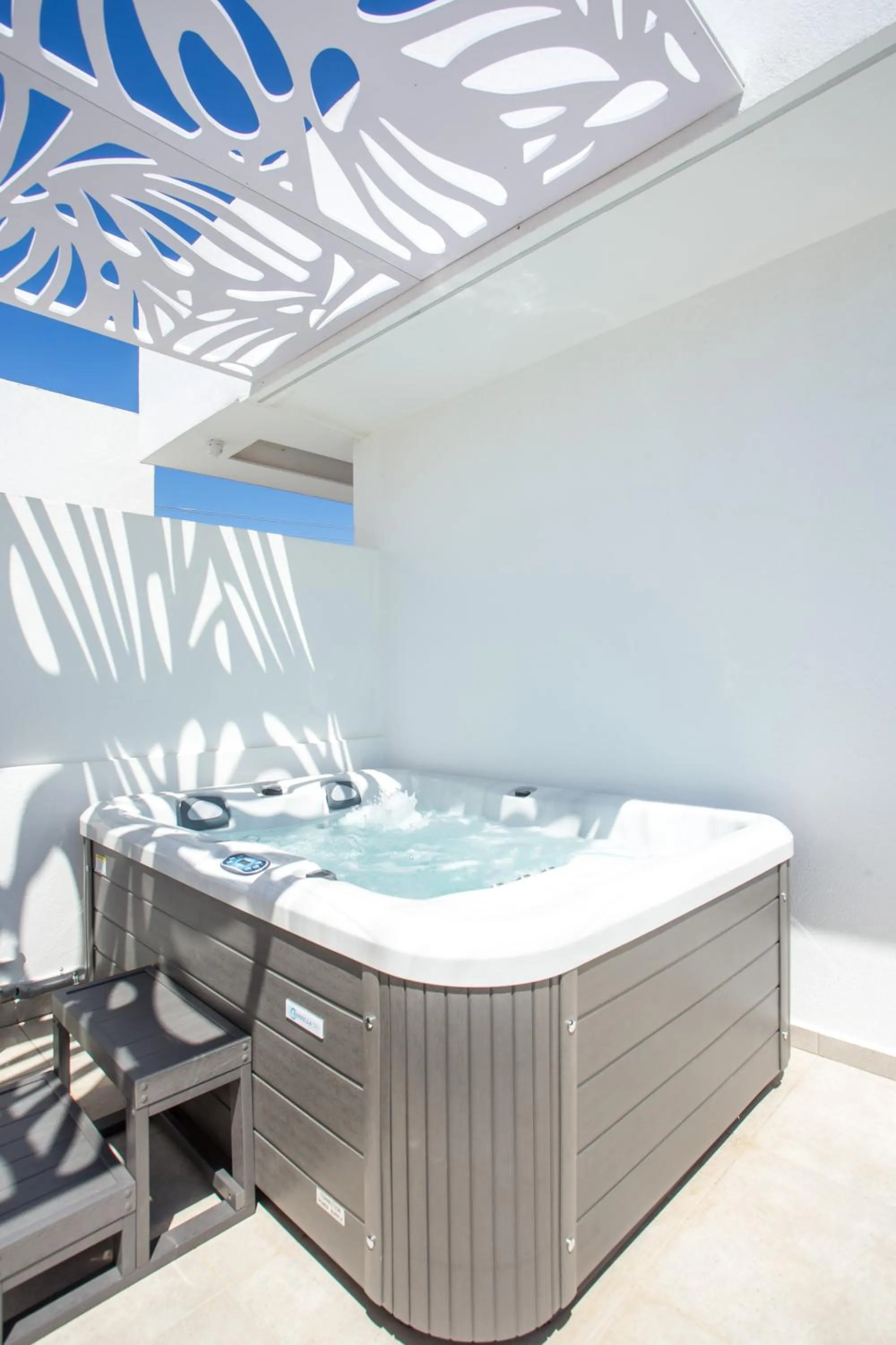 Hot Tub in Hollywood Inn Faliraki - Adults Only