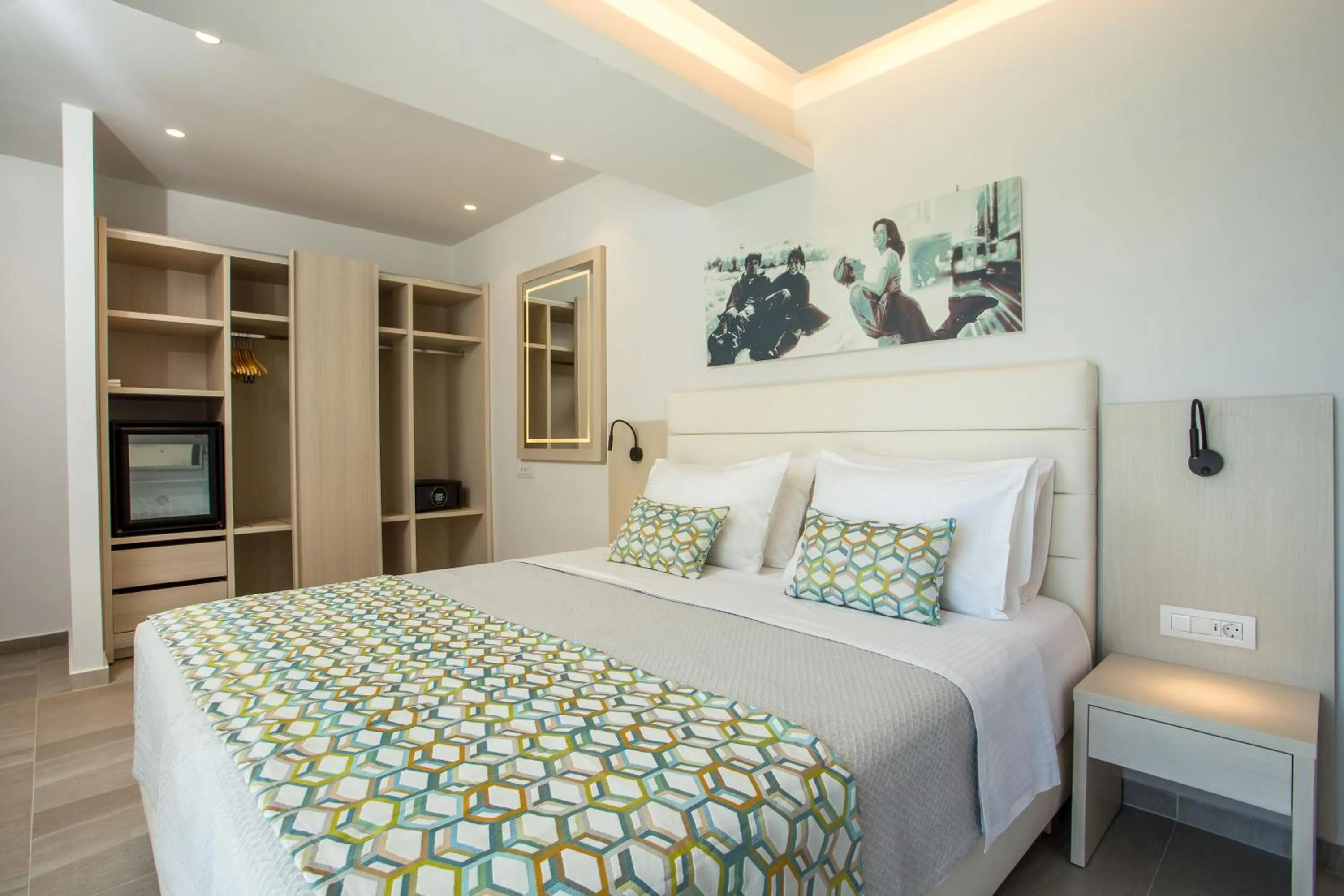 TV and multimedia, Bed in Hollywood Inn Faliraki - Adults Only