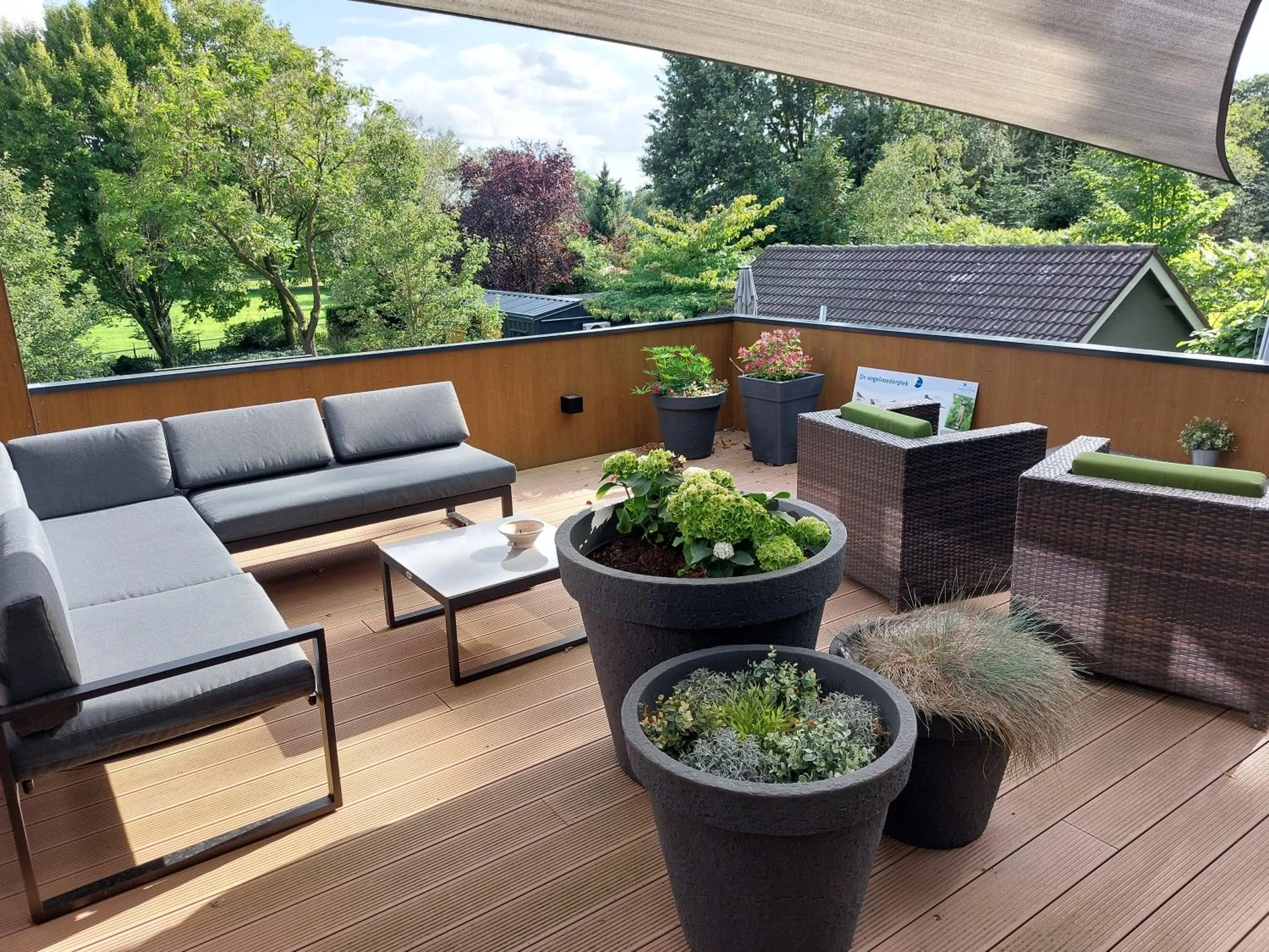Balcony/Terrace in B&B Vierlingsbeek, Appartement en tuin-chalets