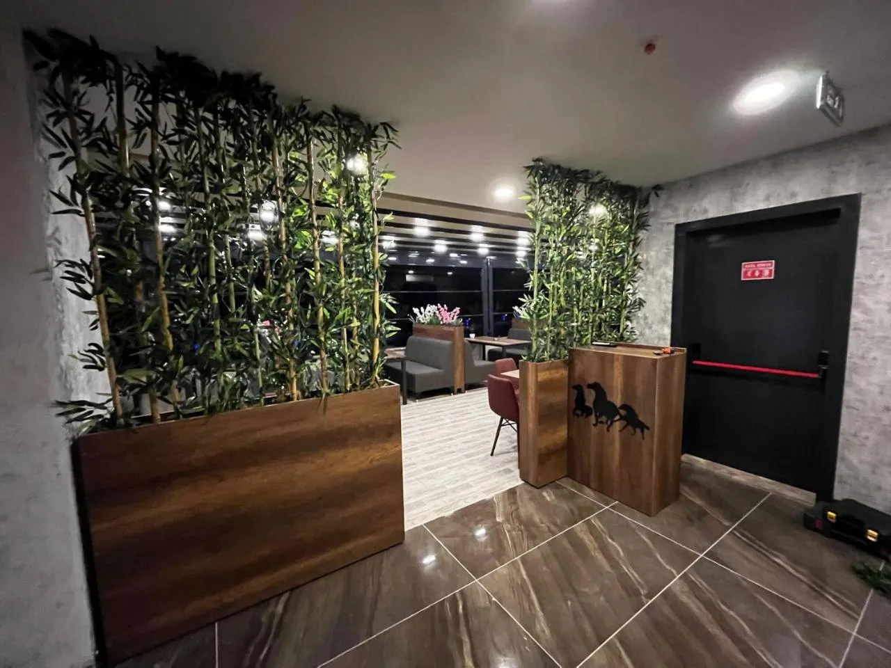 Restaurant/places to eat in Avni Bey Otel